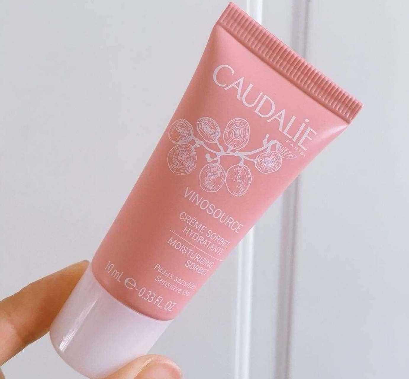 欧缇丽冰淇淋保湿霜[啊] 最小容量:39ml   价格:$40[n95口罩] 适合