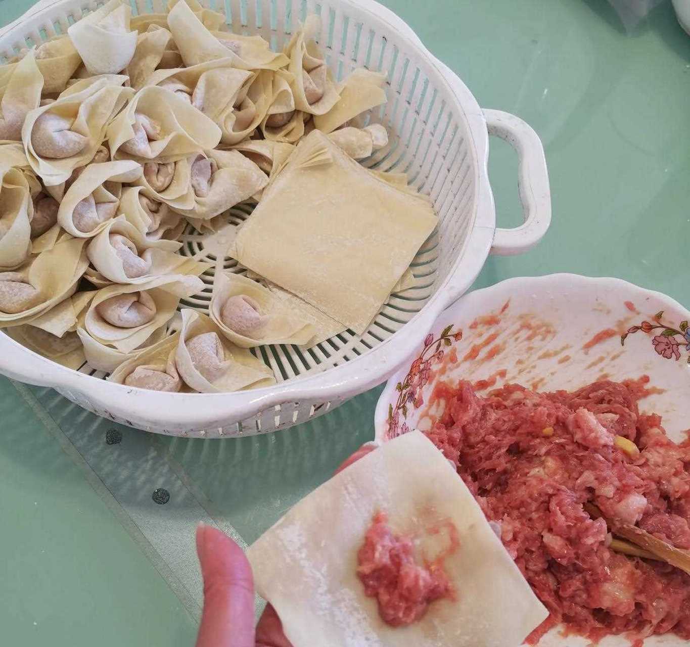 好啊!今天的早餐是自己包的抄手,又叫馄饨,友友们吃的什么呢?