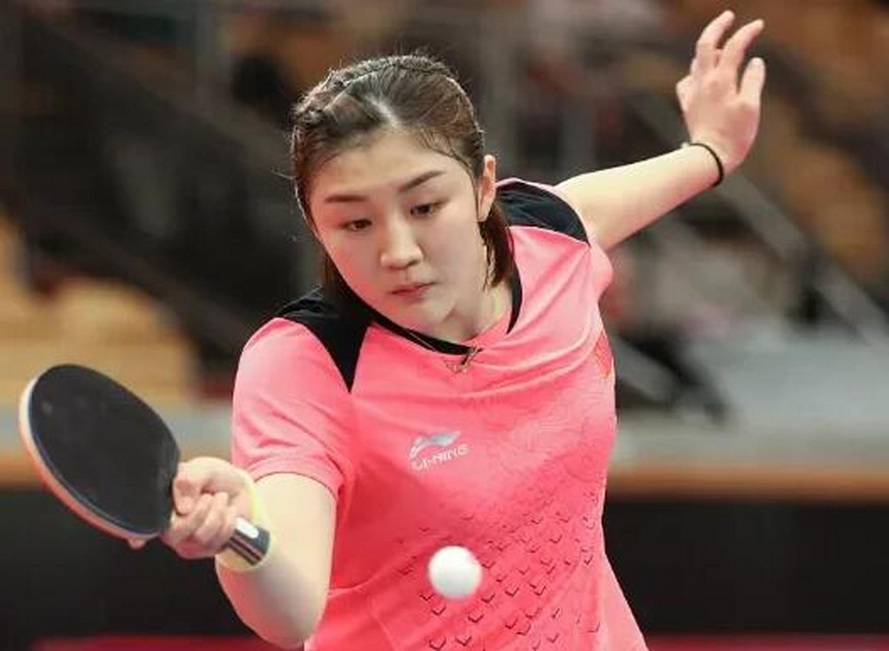 孙颖莎是女乒主力中最有实力的正手,王曼昱是主力层最强的反手,那陈梦