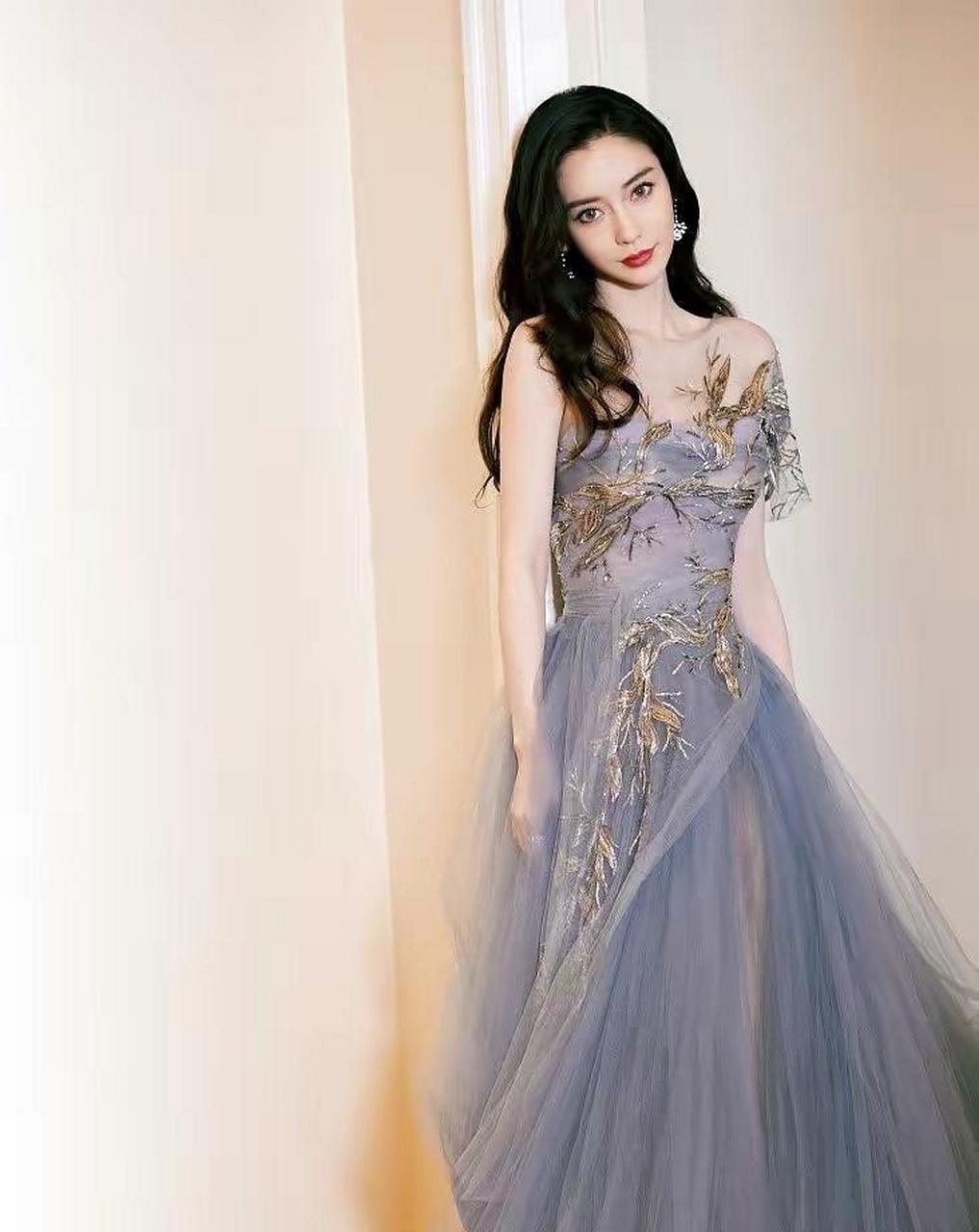 杨颖angelababy参加好莱客品牌活动并拍摄一组写真.