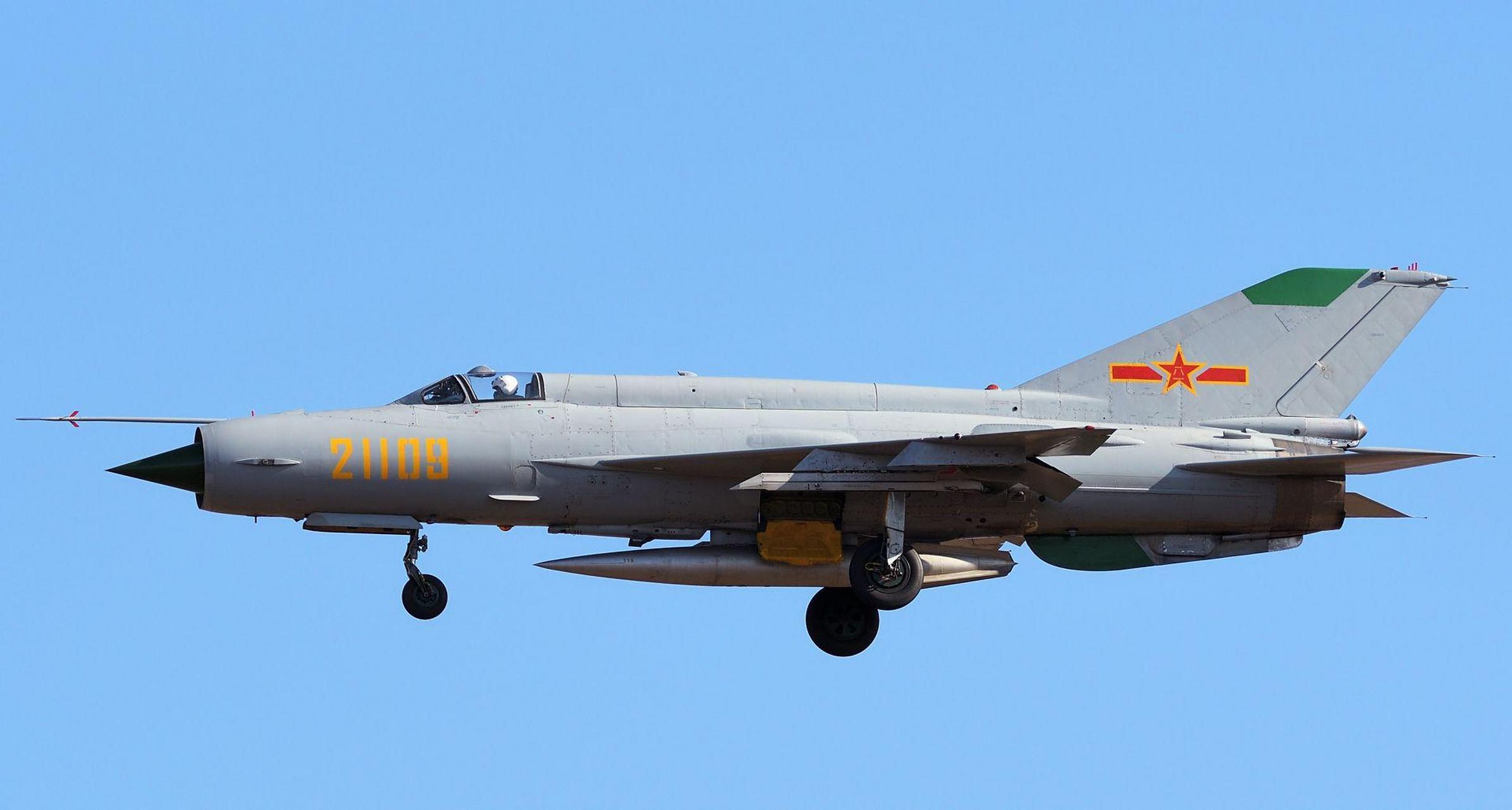 台媒臆想大陆歼7改无人机,把自己吓得不轻 日前,解放军最大型无人机之