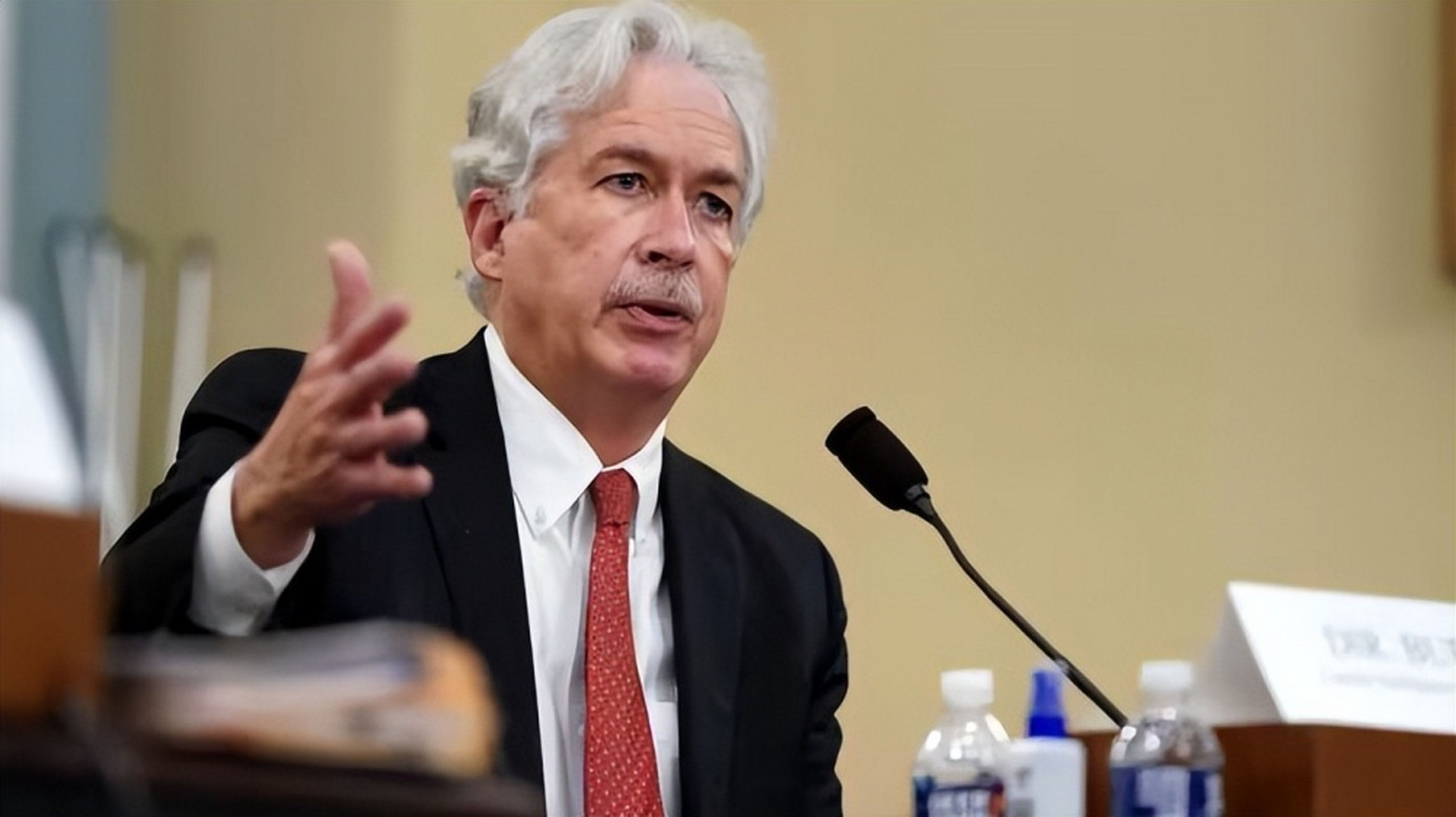 cia局长伯恩斯放话:中国若军援俄罗斯,将失去调解俄乌冲突的资格 美国