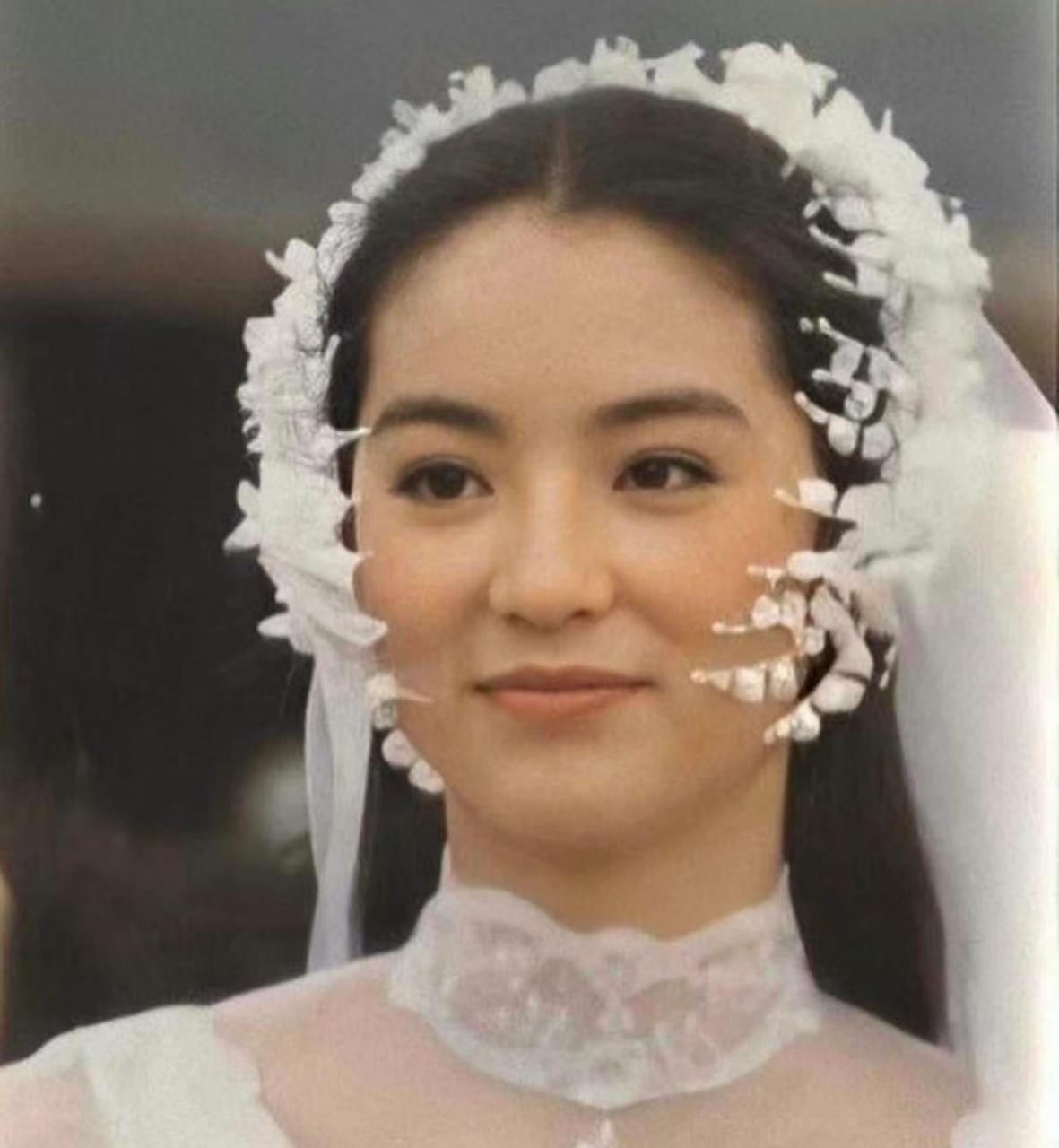 网友:港星们的婚纱照,张柏芝太清纯了 #中国版chatgpt来了# #趣图搞笑