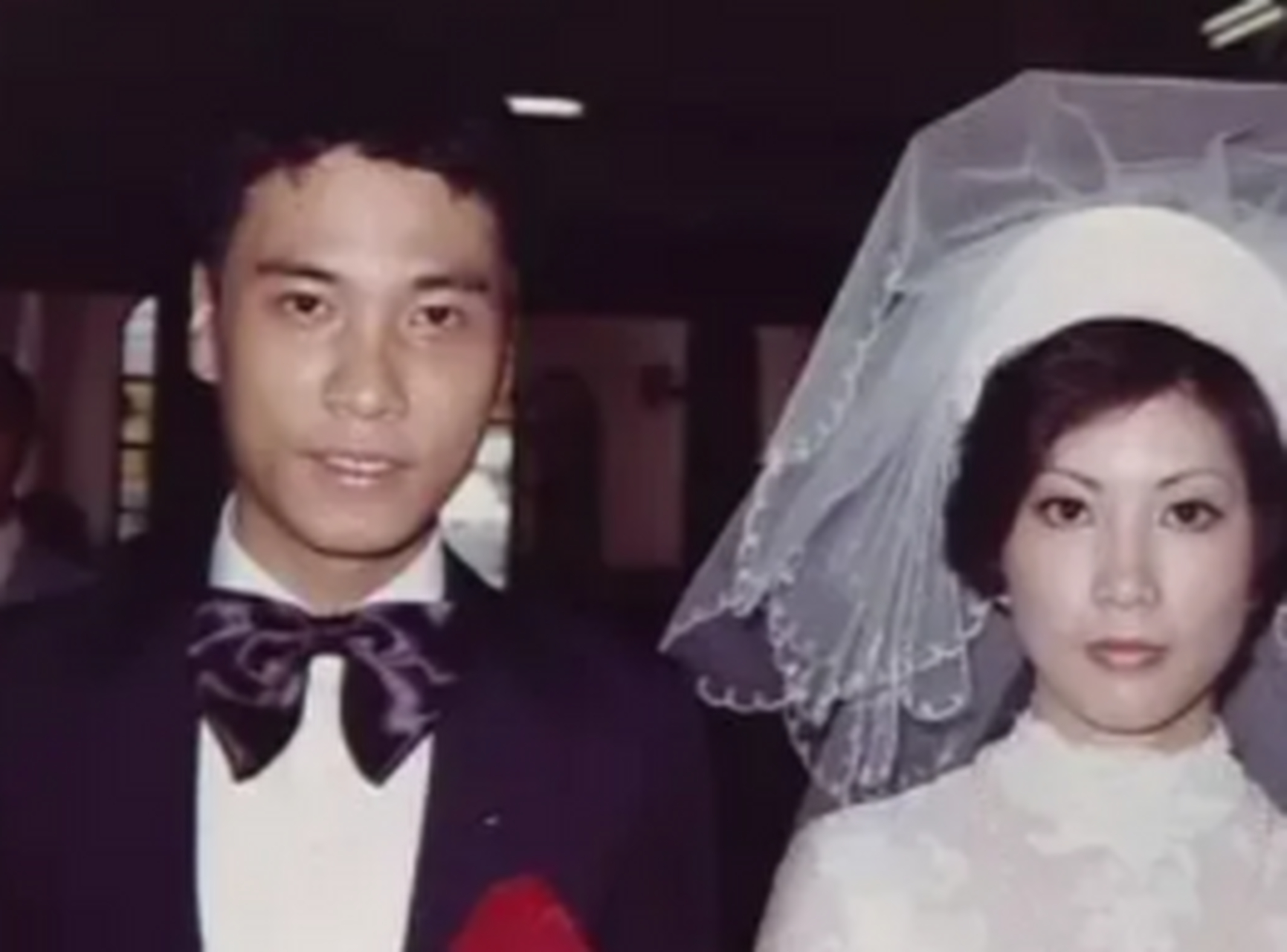 "卢少慈可怜兮兮的说.