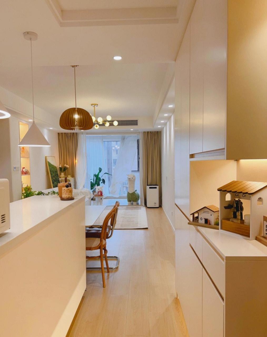 套内70平奶油小三居  你喜欢这样的装修吗?喜欢点个赞吧.