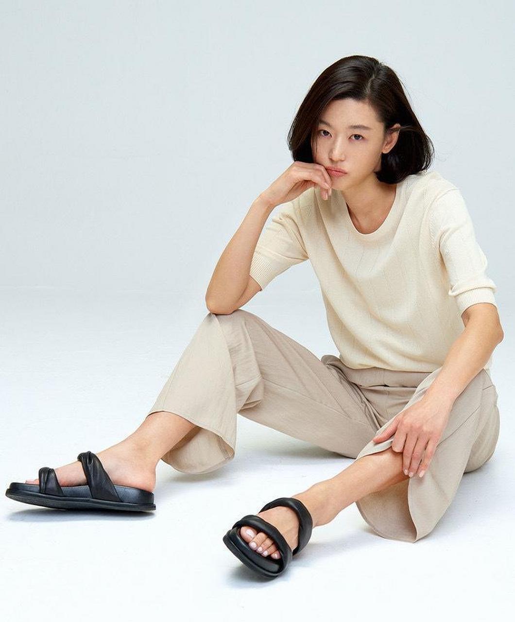 "无死角的春日女神"全智贤最新画报来了[比心]她的魅力和年龄一样在