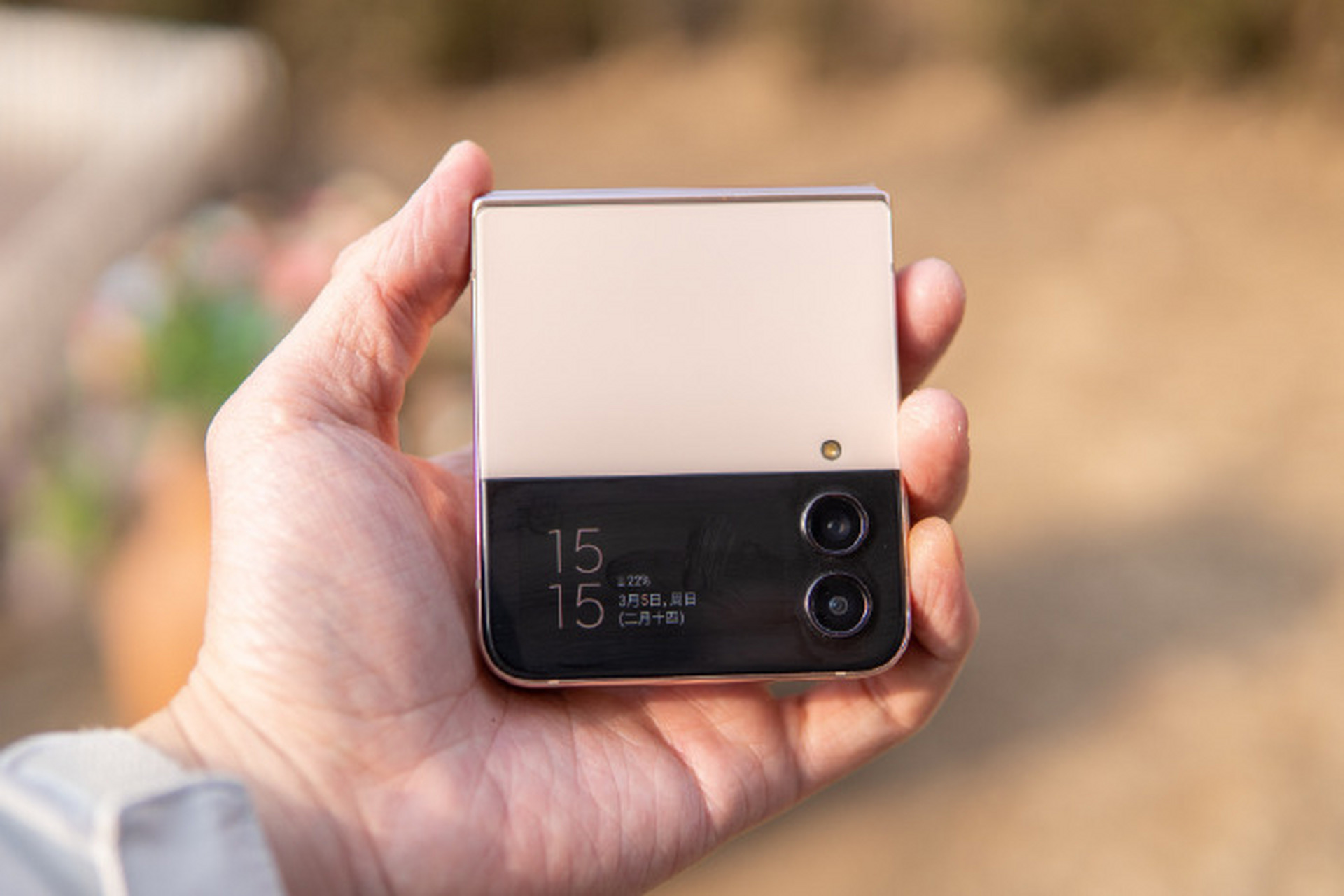 选择你想发送的照片,点击分享,选择s互传,如果对方也是三星手机,就