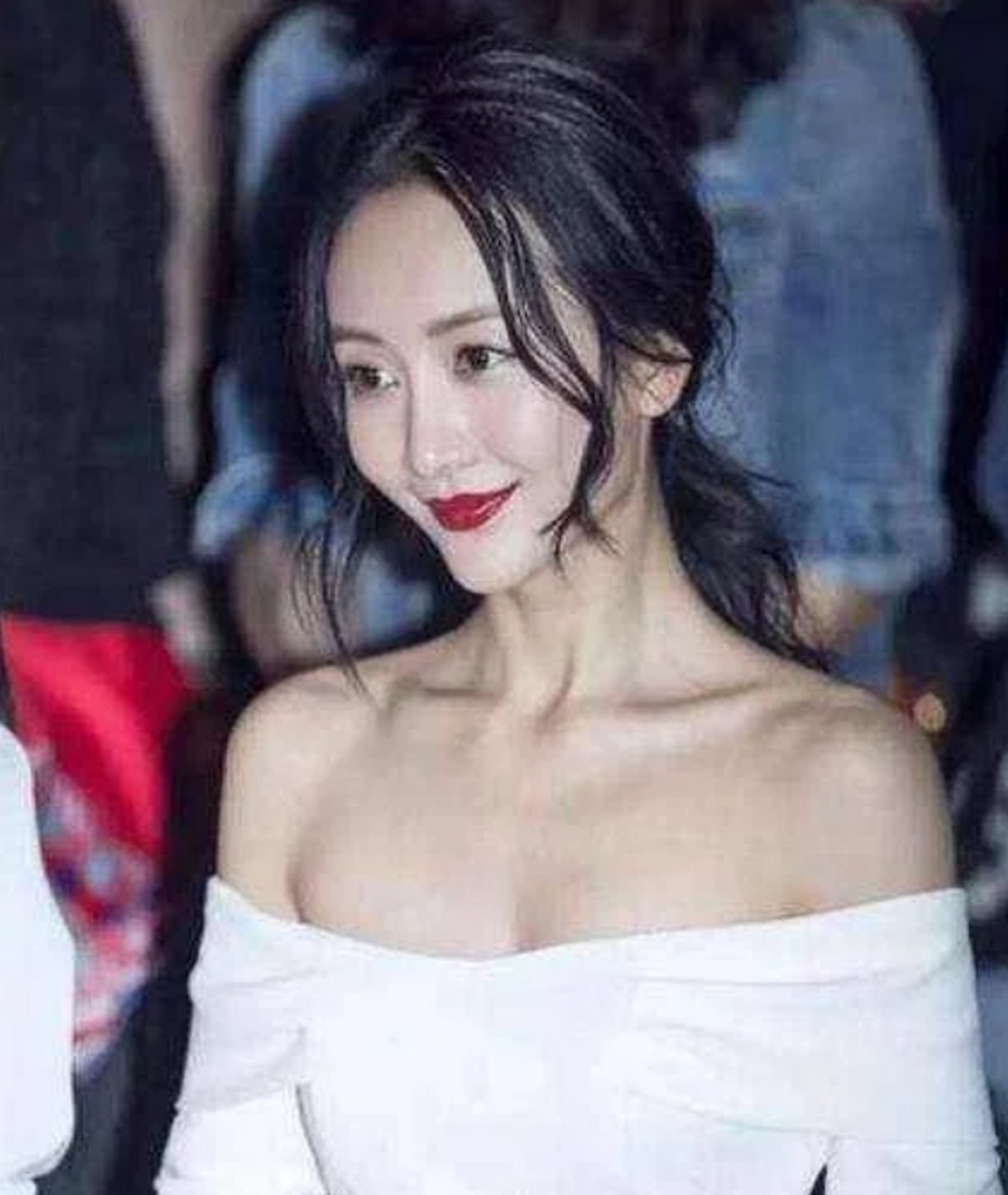 王鸥年轻时为什么无人追?看过她年轻时的照片,原来是这样变美的