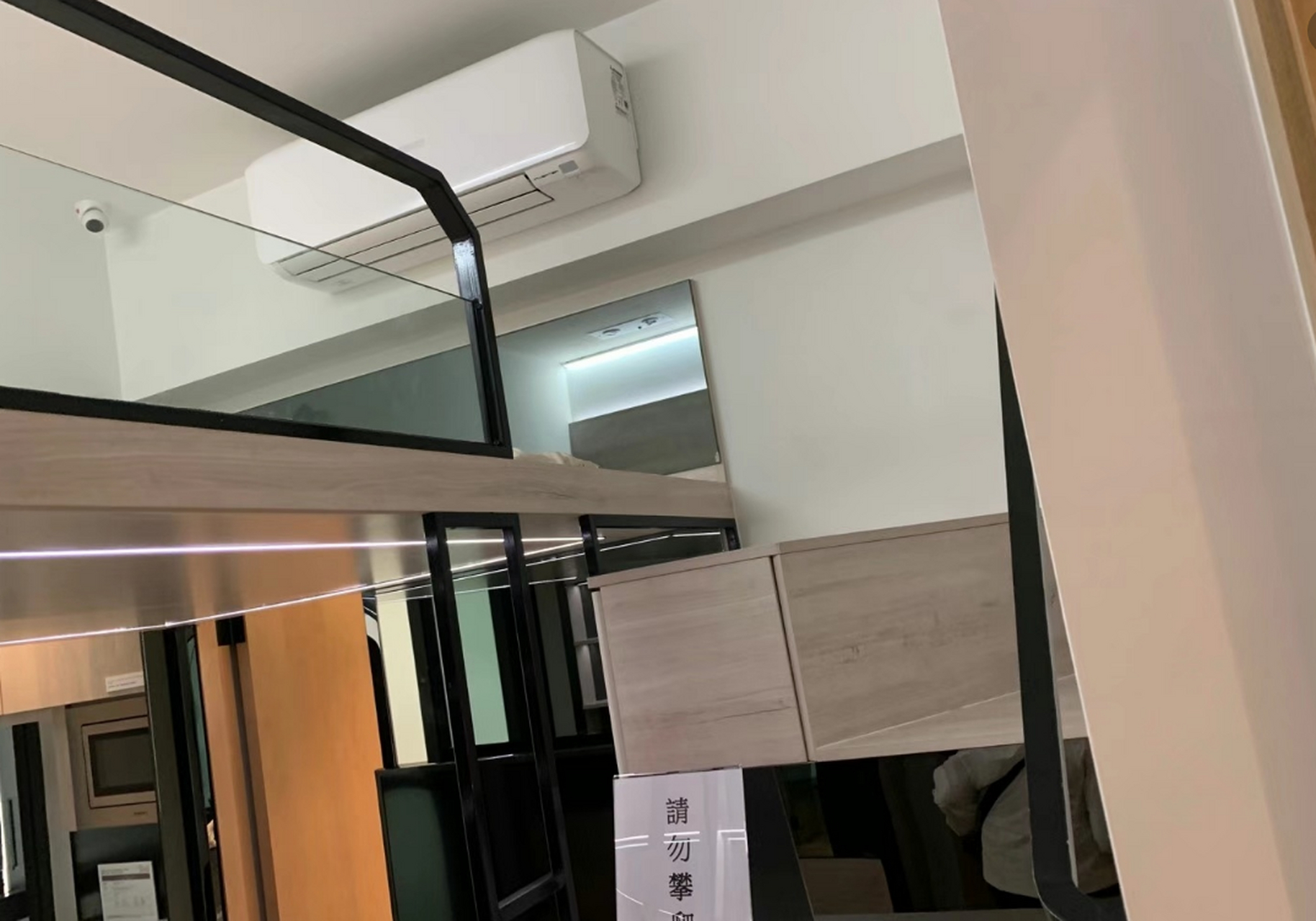 香港15平米的房子,看起来面积很小,可是该有的都有,也是很厉害了!