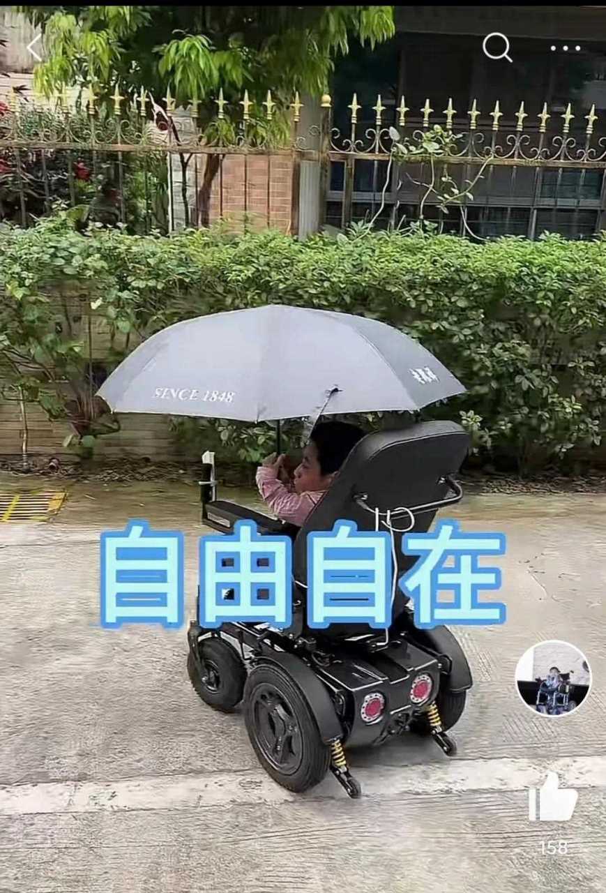 李创利深圳的豪宅,一看就是大户人家,住在别墅区,大门口也很霸气,深圳