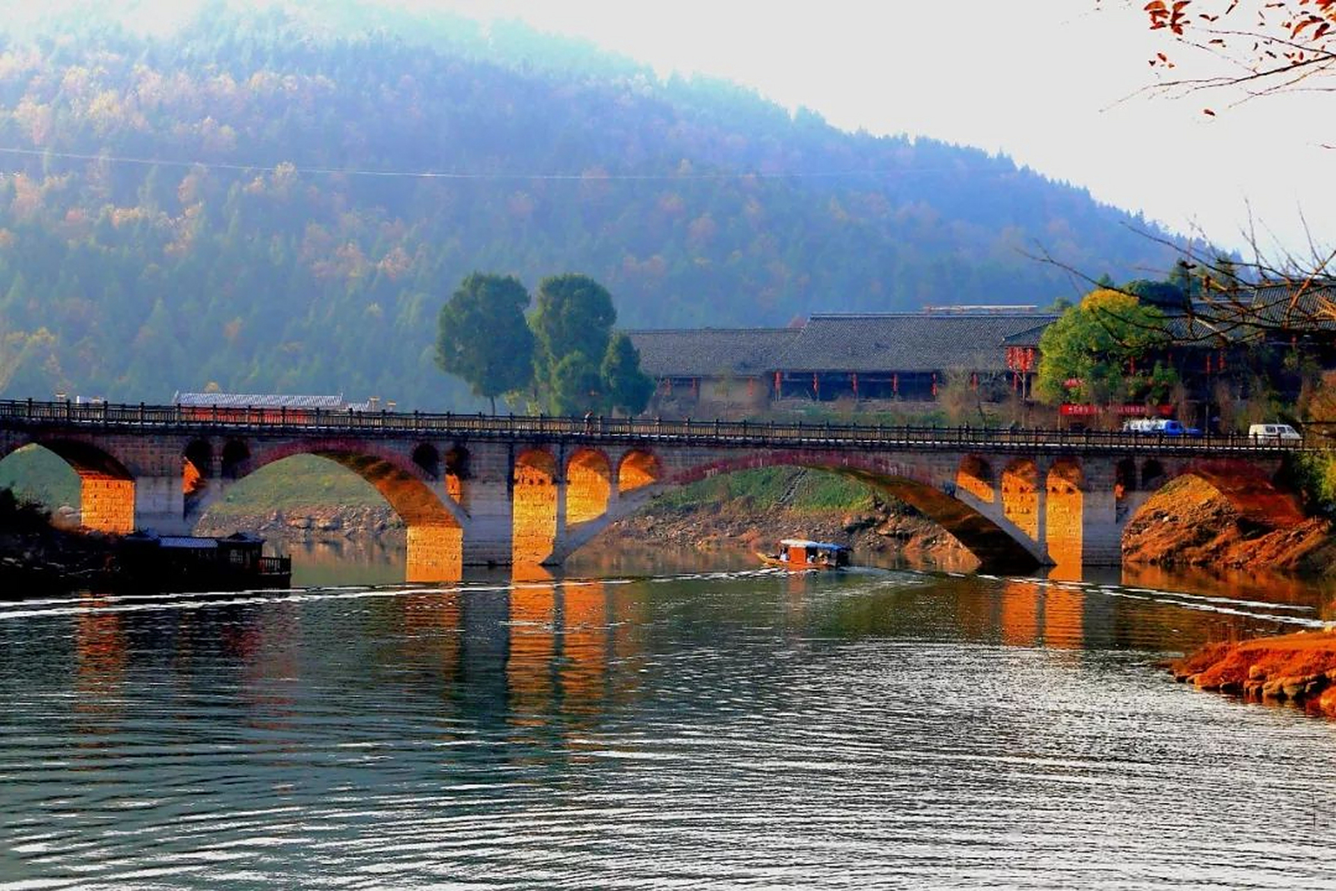 柏林古镇景区:位于广元市昭化区柏林沟镇,历史可以追溯到西汉时期.