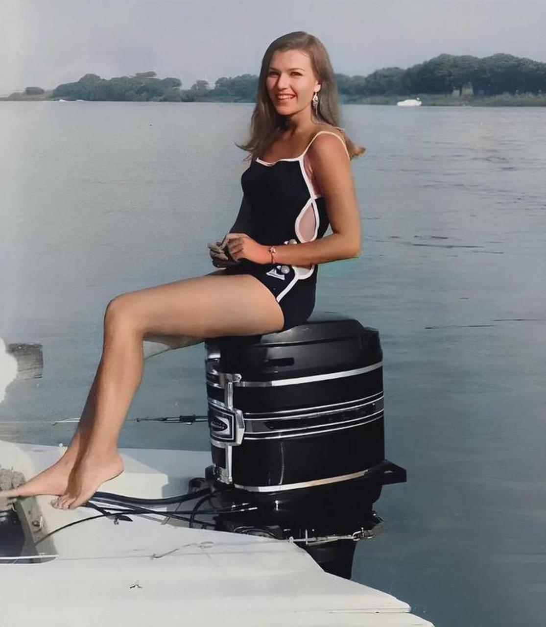 梅耶·马斯克:模特出身的不屈女性  梅耶·马斯克是一个身材高挑,青春