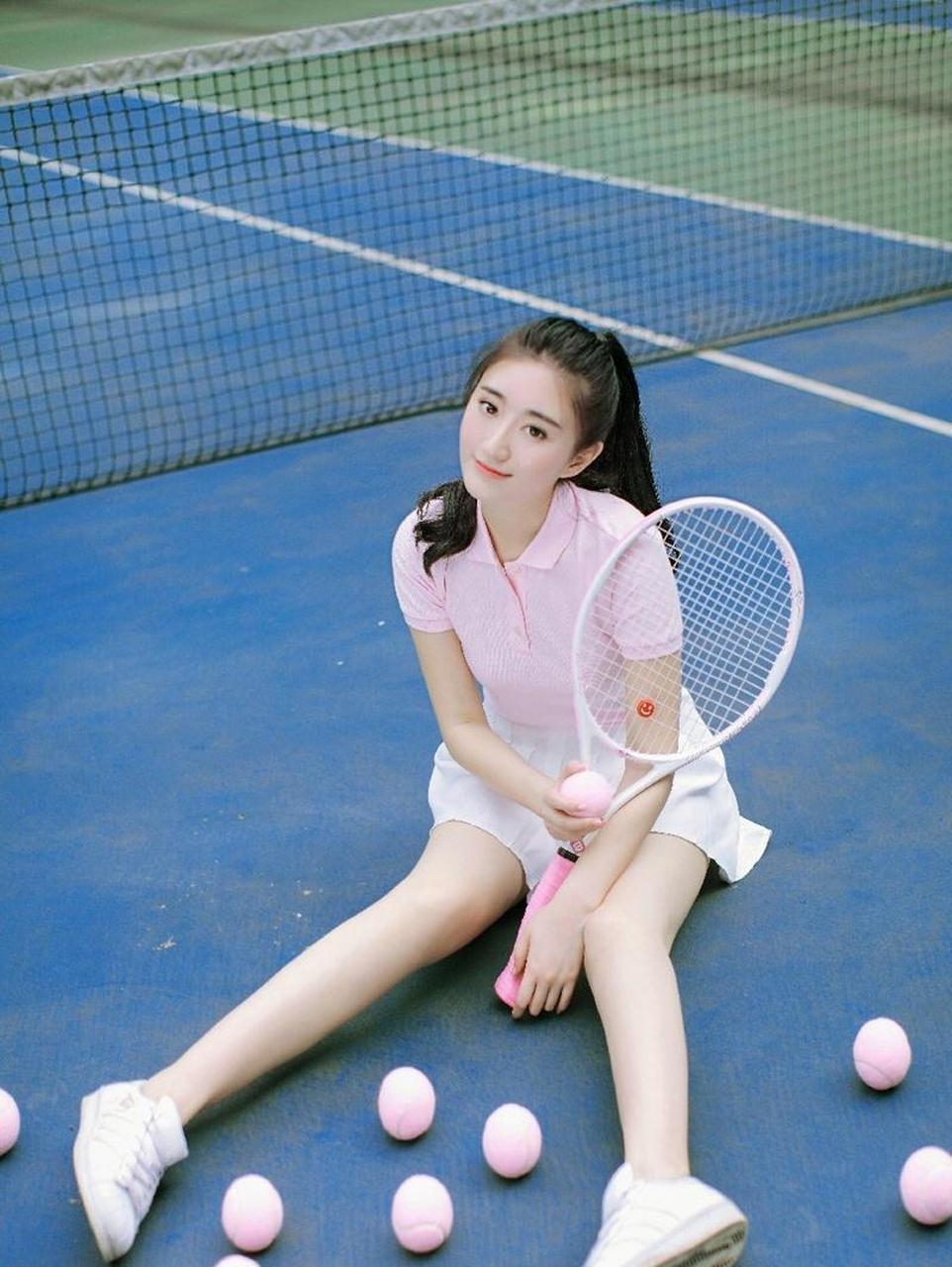可爱的运动系网球少女,青春就该充满活力. #娱乐最前沿