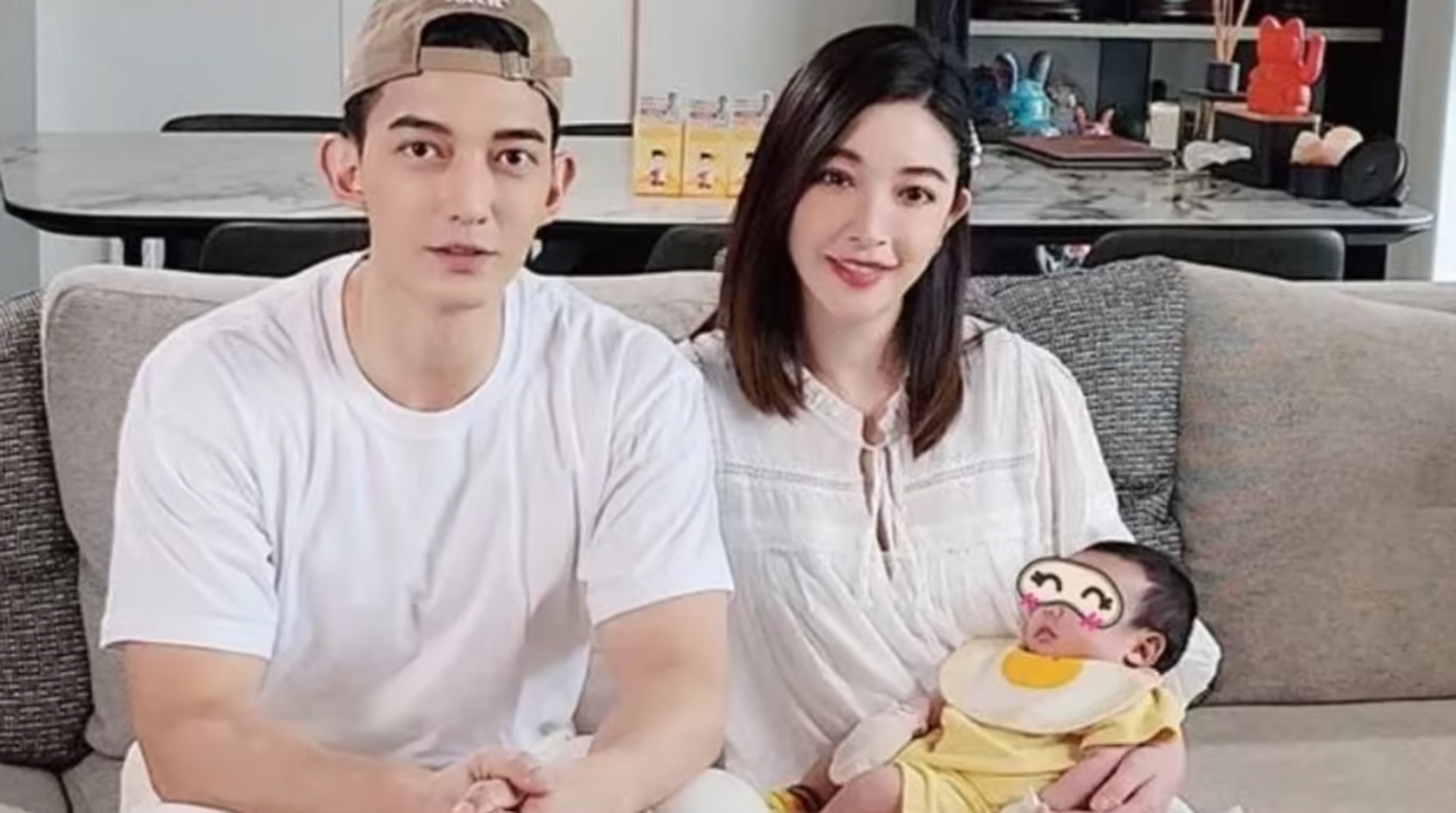 王家梁和许维恩的女儿"忒忒"才2个月,已是网红界新贵!