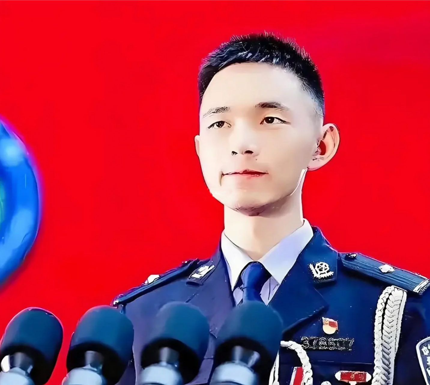 张豪是一名勇敢的武警战士,在一次执行任务时遭遇了一场惊心动魄的