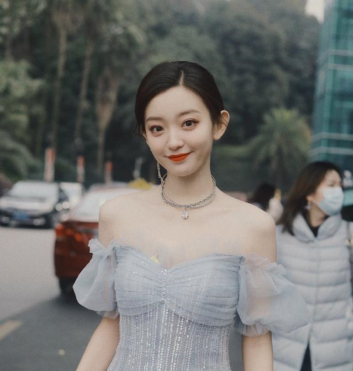 美女演员罗予彤迷人美照欣赏真好看啊