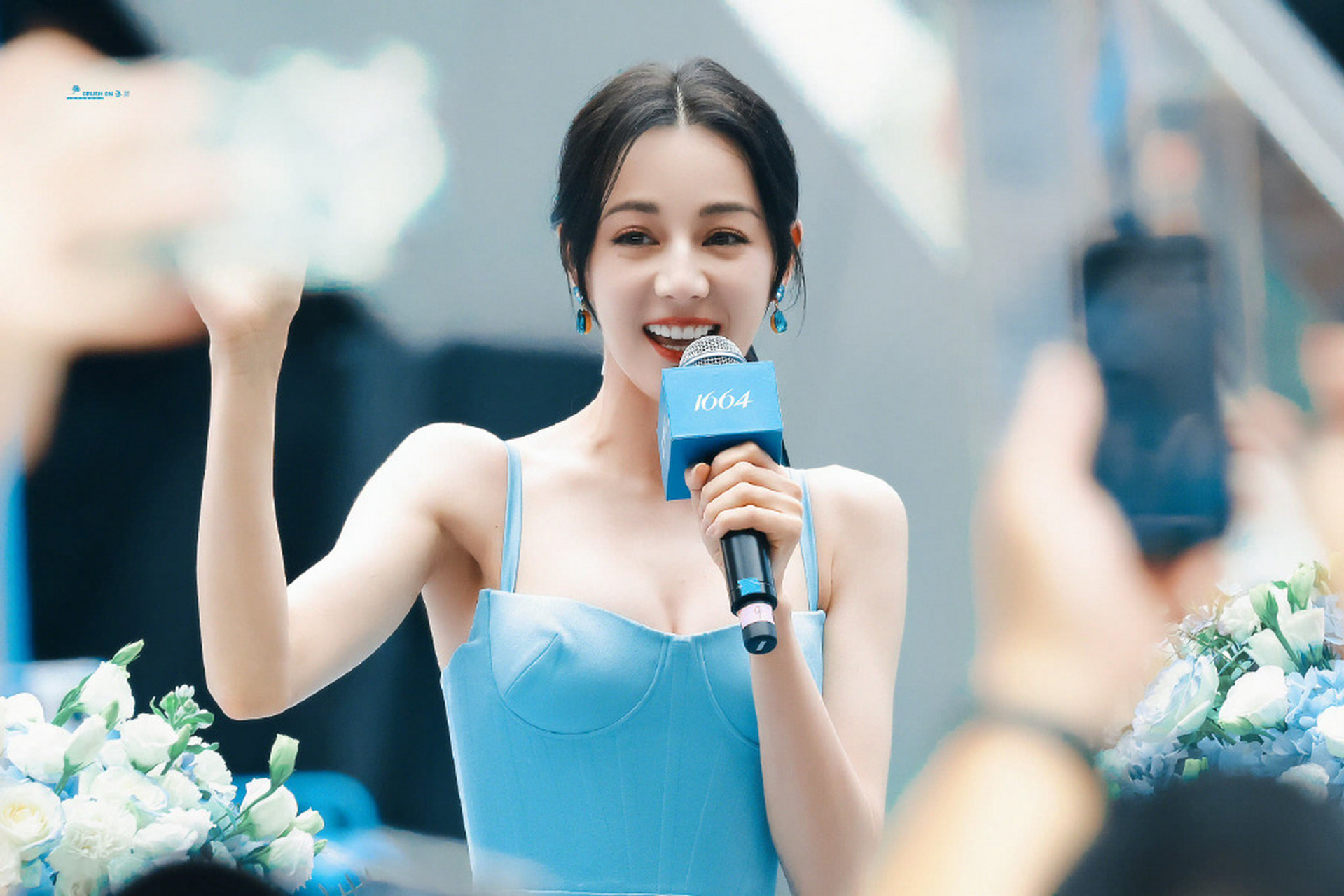 迪丽热巴丝带马尾造型!#迪丽热巴