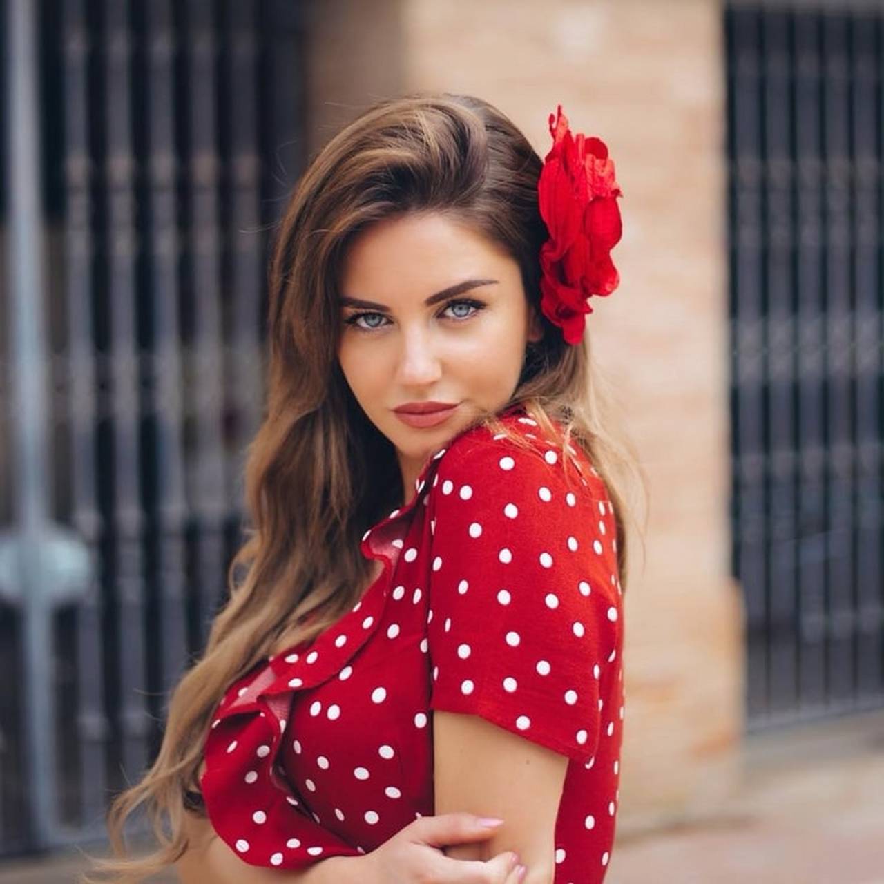 模特介绍175:奥雷拉·斯坎德贾,比利时蓝眼模特 奥雷拉1995年出生于