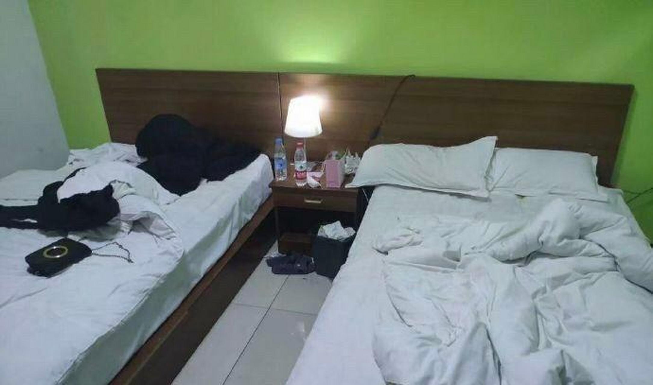 女朋友和她闺蜜出差说住酒店,网友帮我分析的,大家看看是不是真的这样