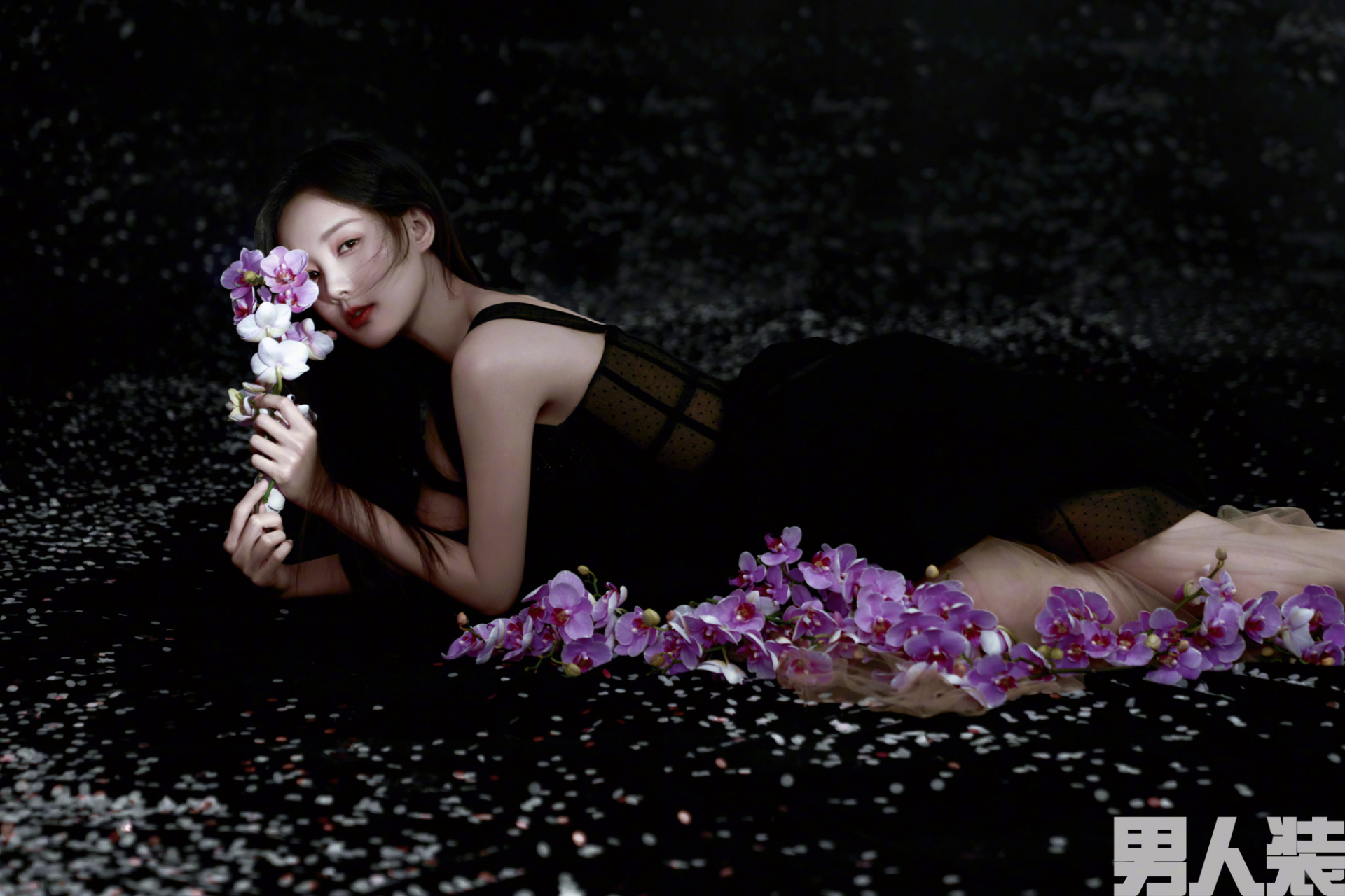 李一桐男人装大片,美女与骏马,仙气又唯美