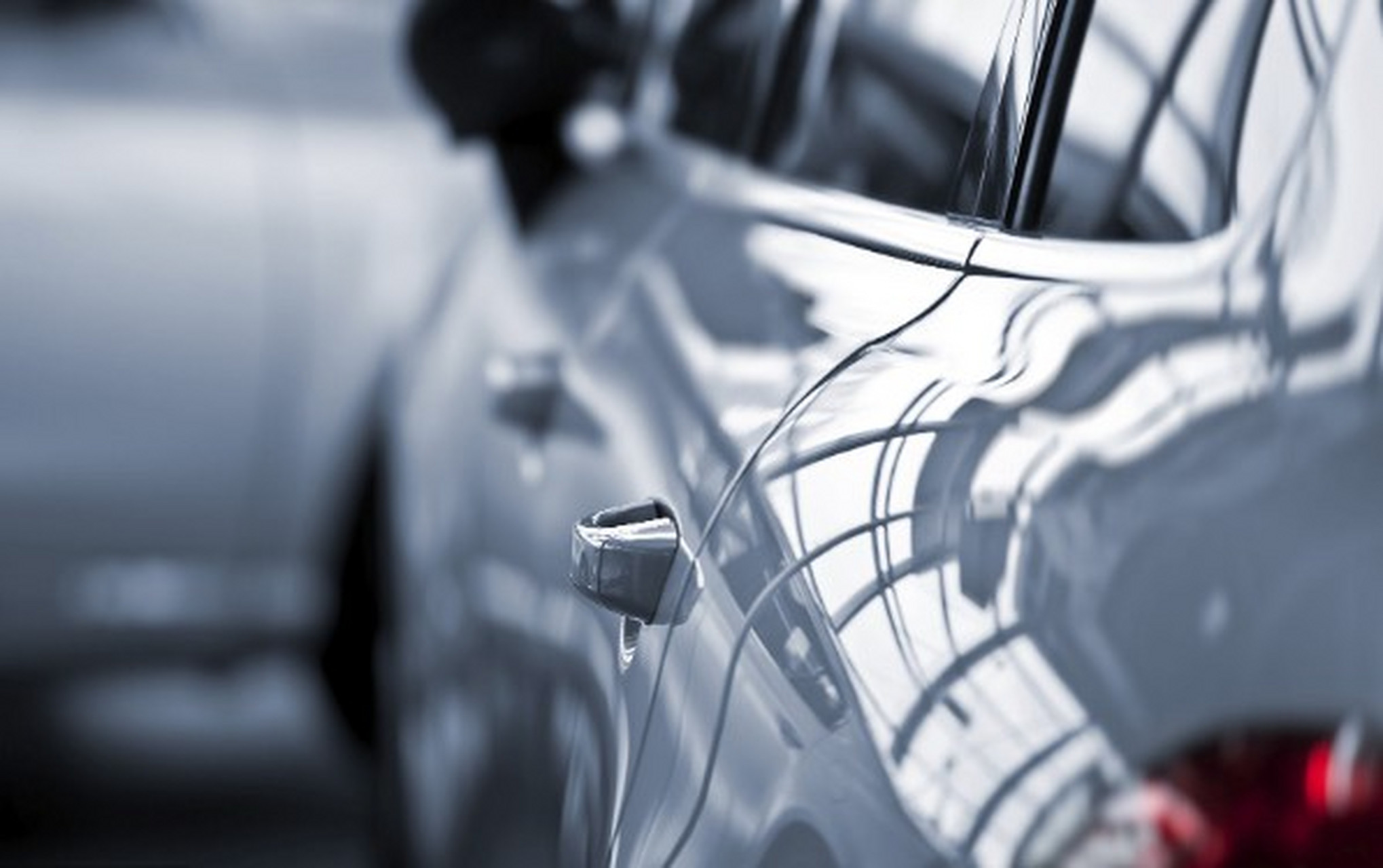 越南海防市发生一起悲剧,日前因为镇上停电,一名爸爸便带着一双子女到