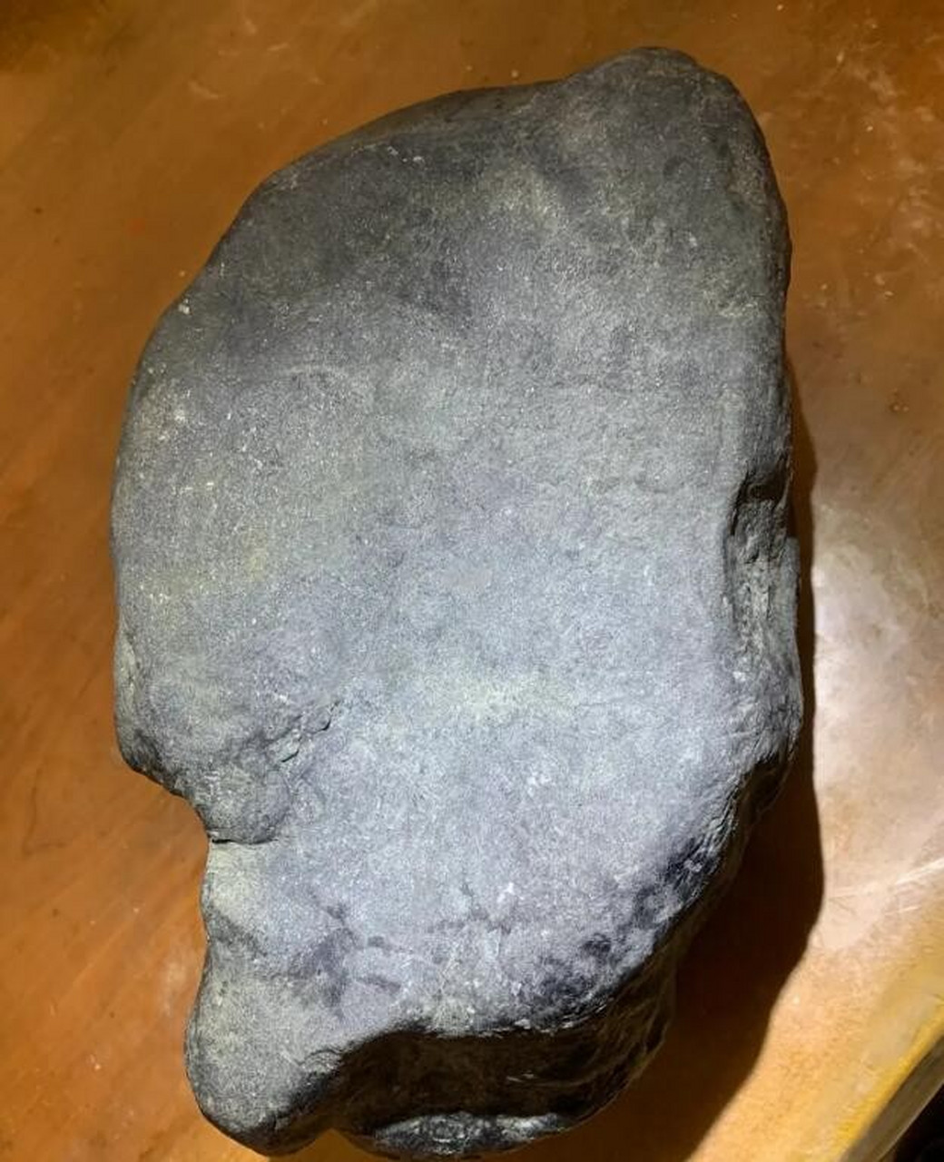 翡翠原石# #点击头像看直播# 26公斤老帕敢冰晴手镯料,皮壳完美至极