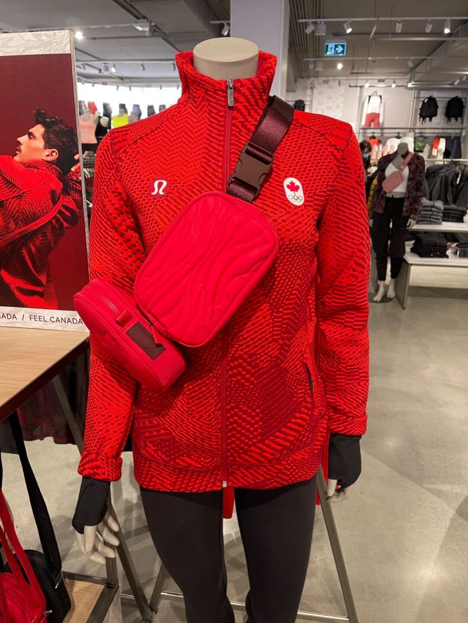 lululemon加拿大队服图片