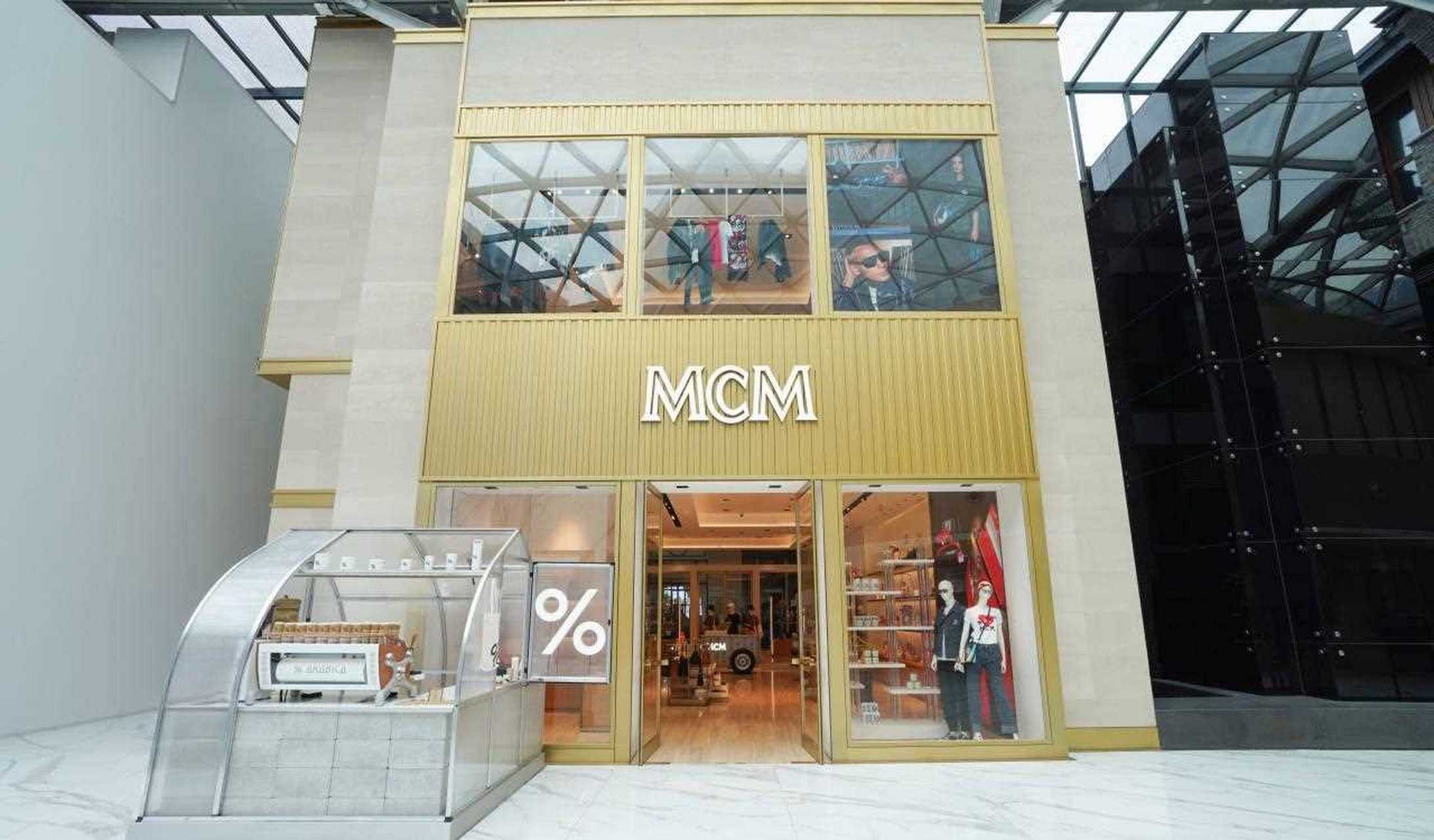 德國奢侈品牌mcm最近在杭州湖濱銀泰in77mcm精品店內推出了迷你咖啡