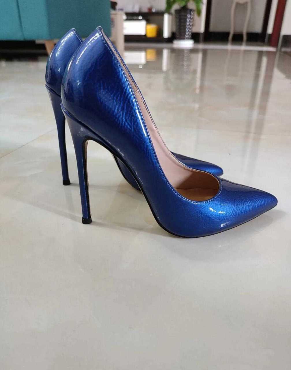 蓝色尖头12cm高跟鞋,清新自然有气质