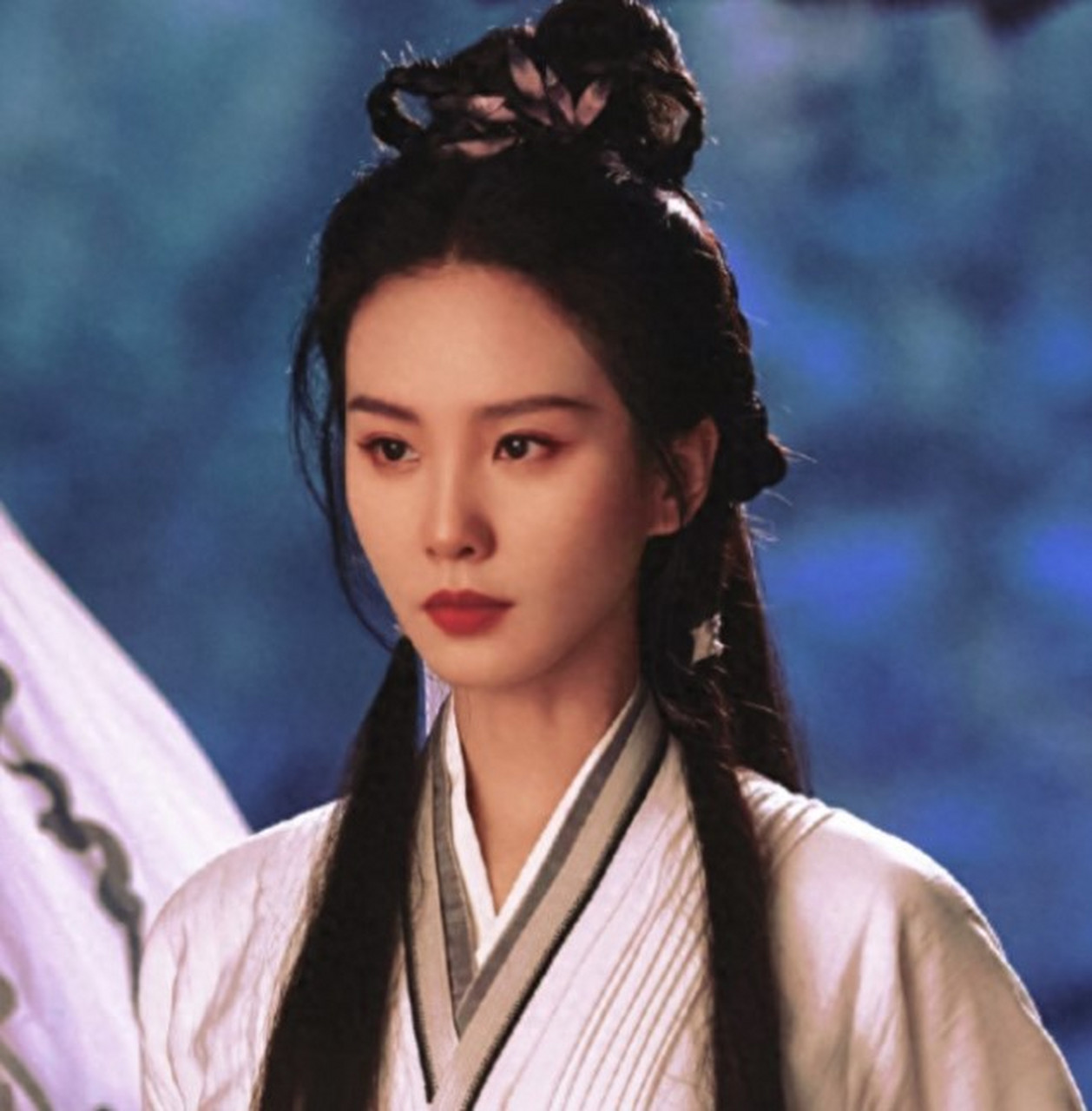 刘诗诗,这位备受瞩目的演员,在电视剧圈沉寂了三年之后,终于带着她