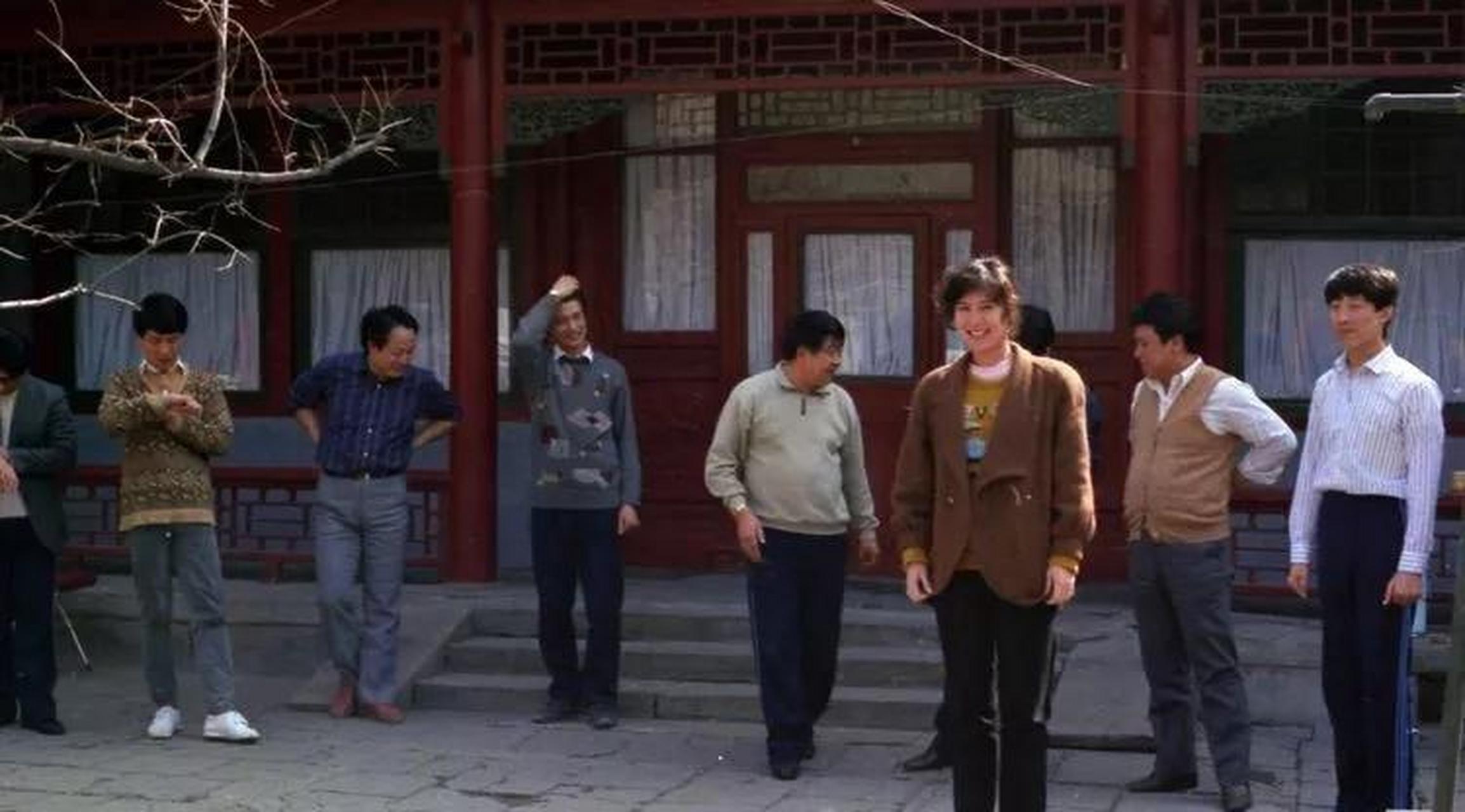 《五官争谦》是《五官争功》的续集,除了"脑袋"还是马季以外,其他四官