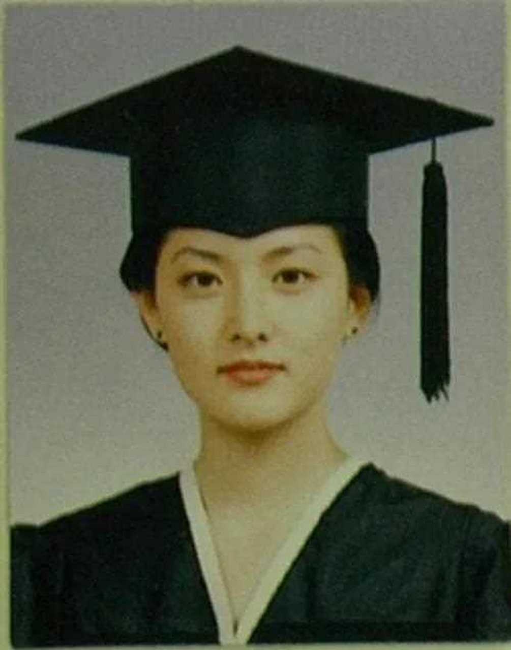李英爱年轻时照片,这脸型五官可以说几乎完美了