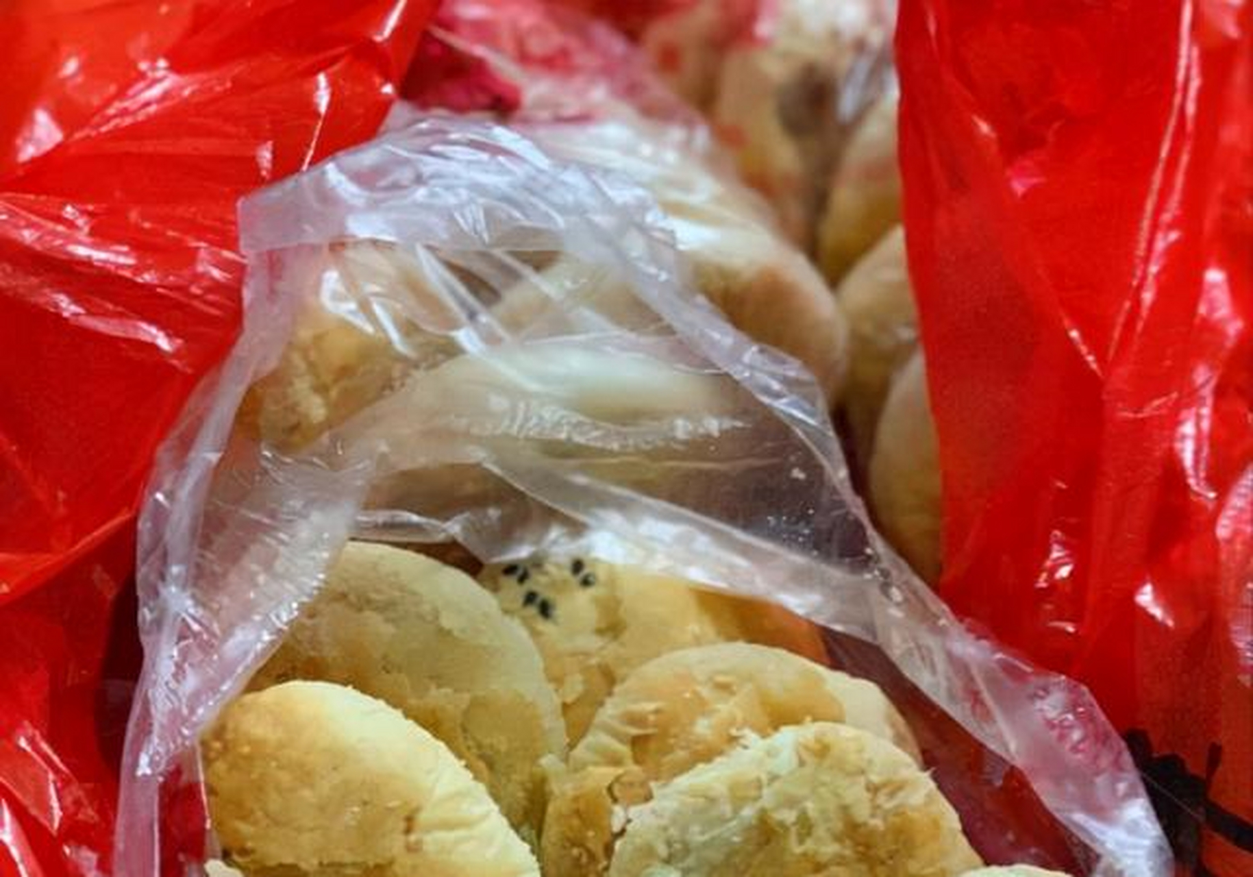 厦门同安有三宝,马蹄酥,炸枣和封肉,他们家就占两样.