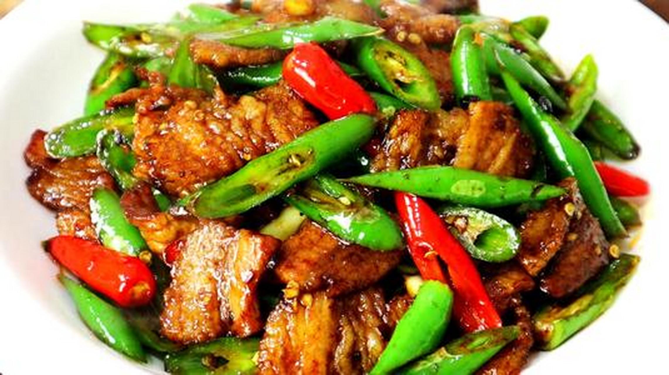 小炒肉是湘菜里的一道经典家常菜.