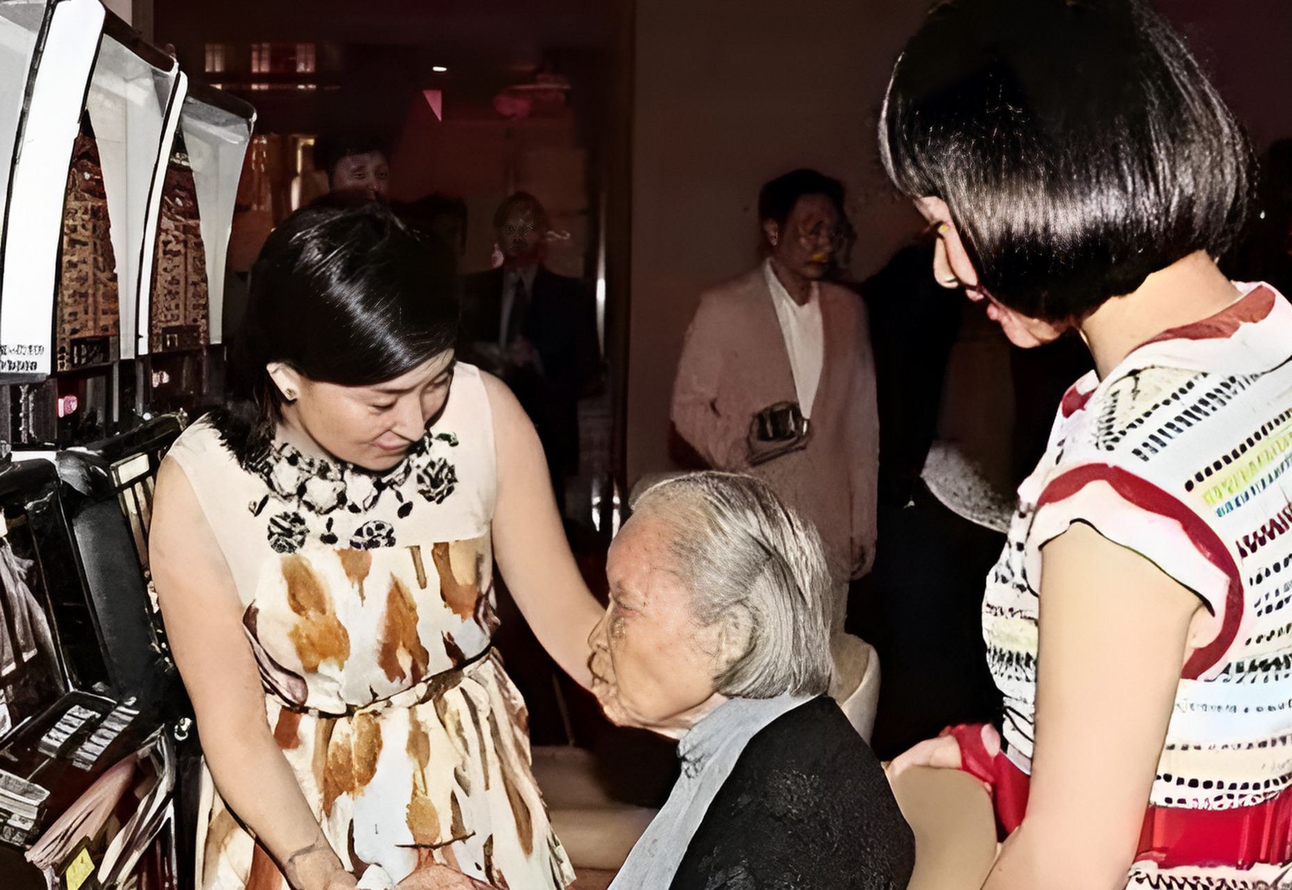 1992年,晶姐决定告老还乡,这个陪伴了何超琼几十年的保姆!