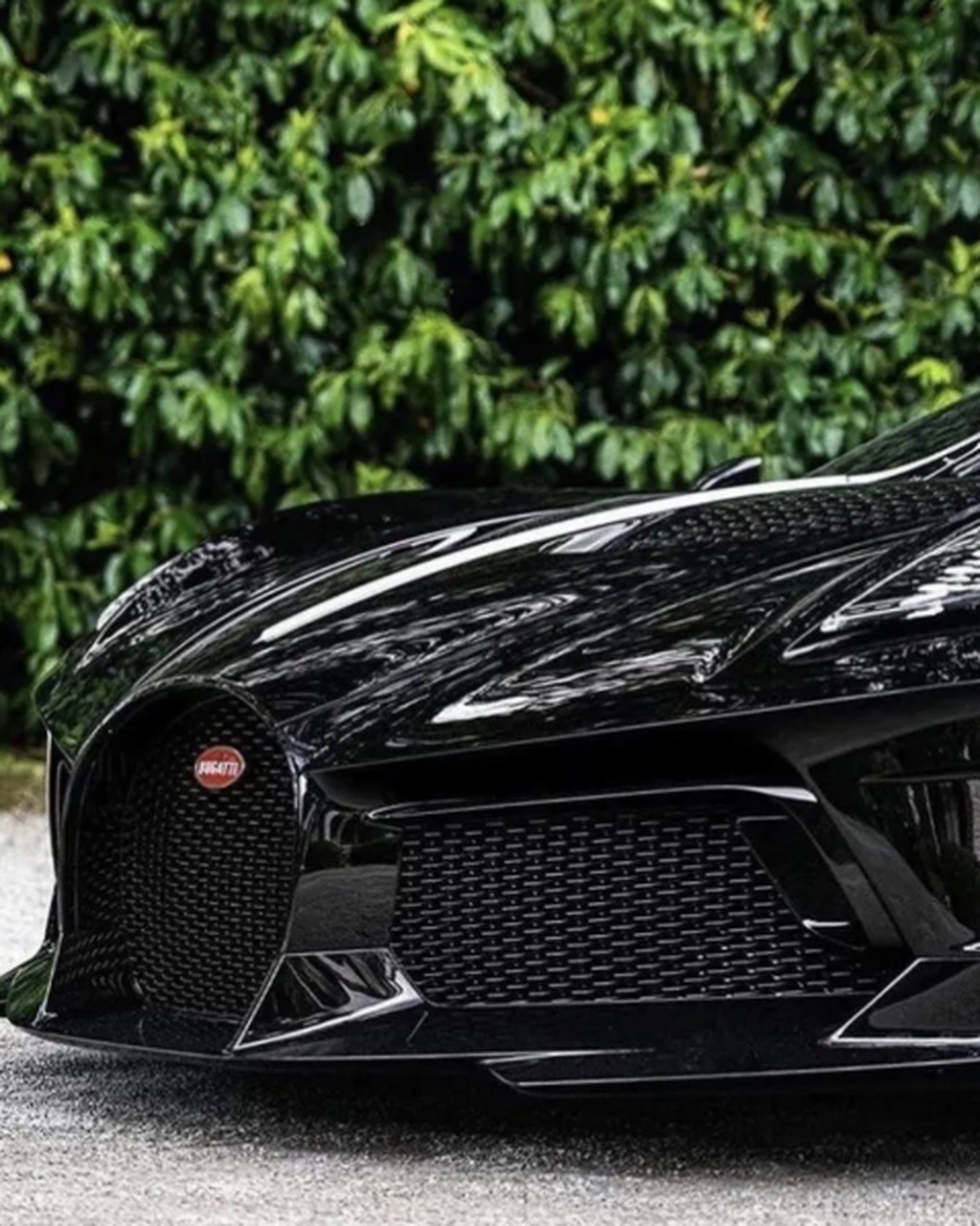 布加迪la voiture noire的售价为1650万欧元(含税).