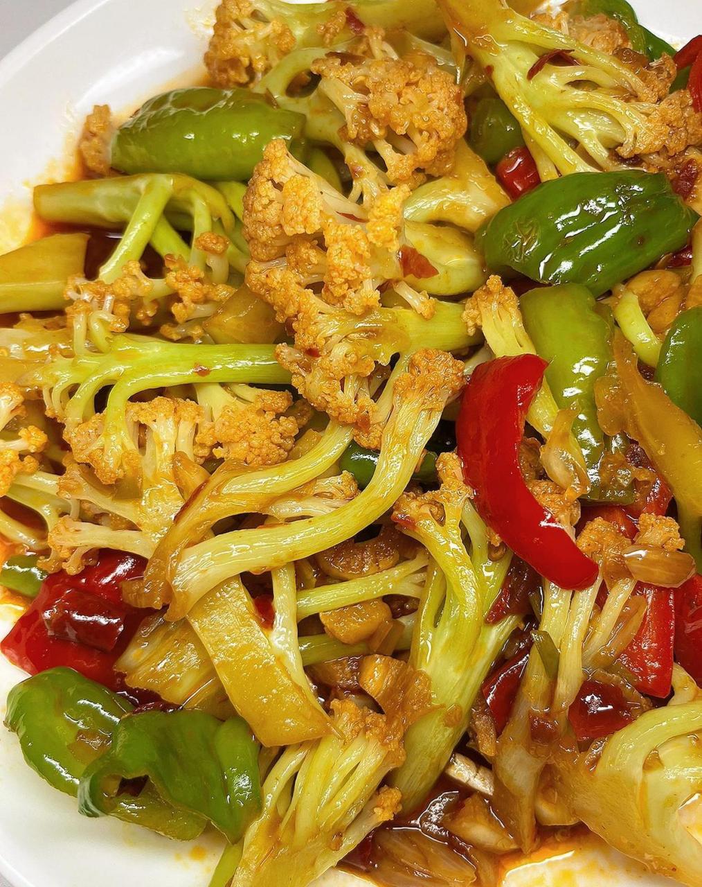 干锅花菜6015简单好学 97食材准备:半个花菜,葱姜蒜干辣椒,豆瓣