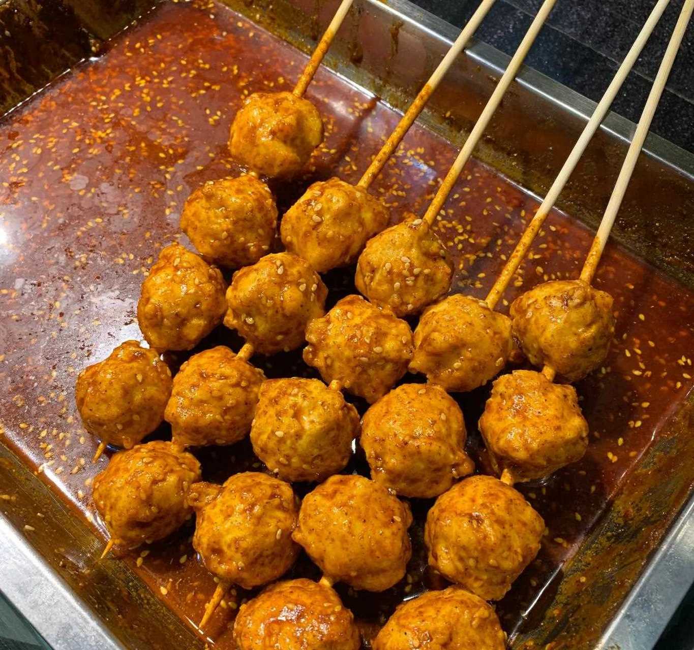 这些烤串你都喜欢吃哪个?别客气啊!