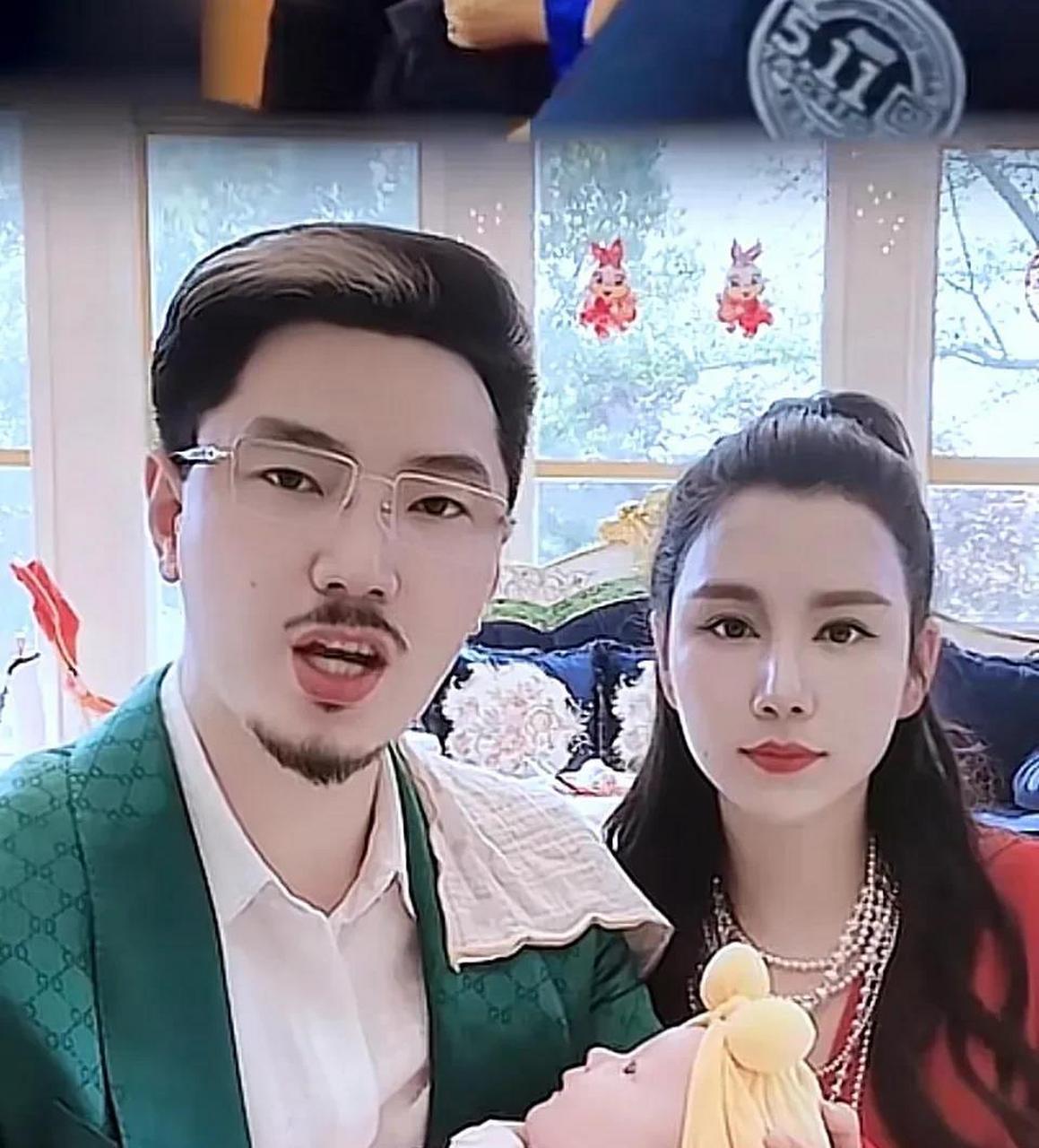 国岳夫妇想支助杜爸爸寻子路上的开支,被杜爸爸拒绝了; 杜爸在寻亲