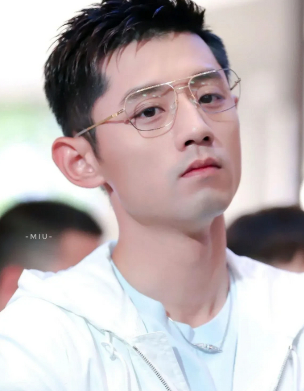 换对发型的张继科马龙又英俊了许多,两个搞体育的男人审美还真好.