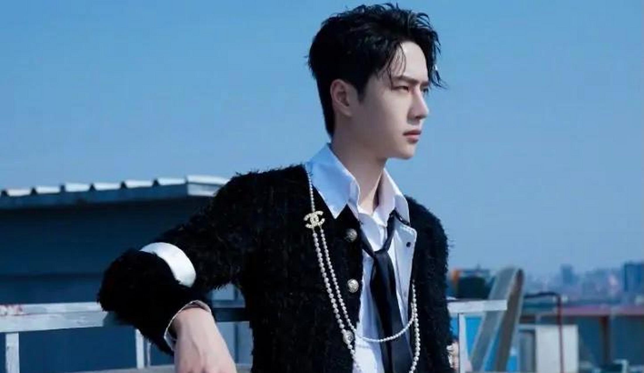 钱枫终于开始健身了,当初因为英俊帅气得以加入《天天向上》的钱枫