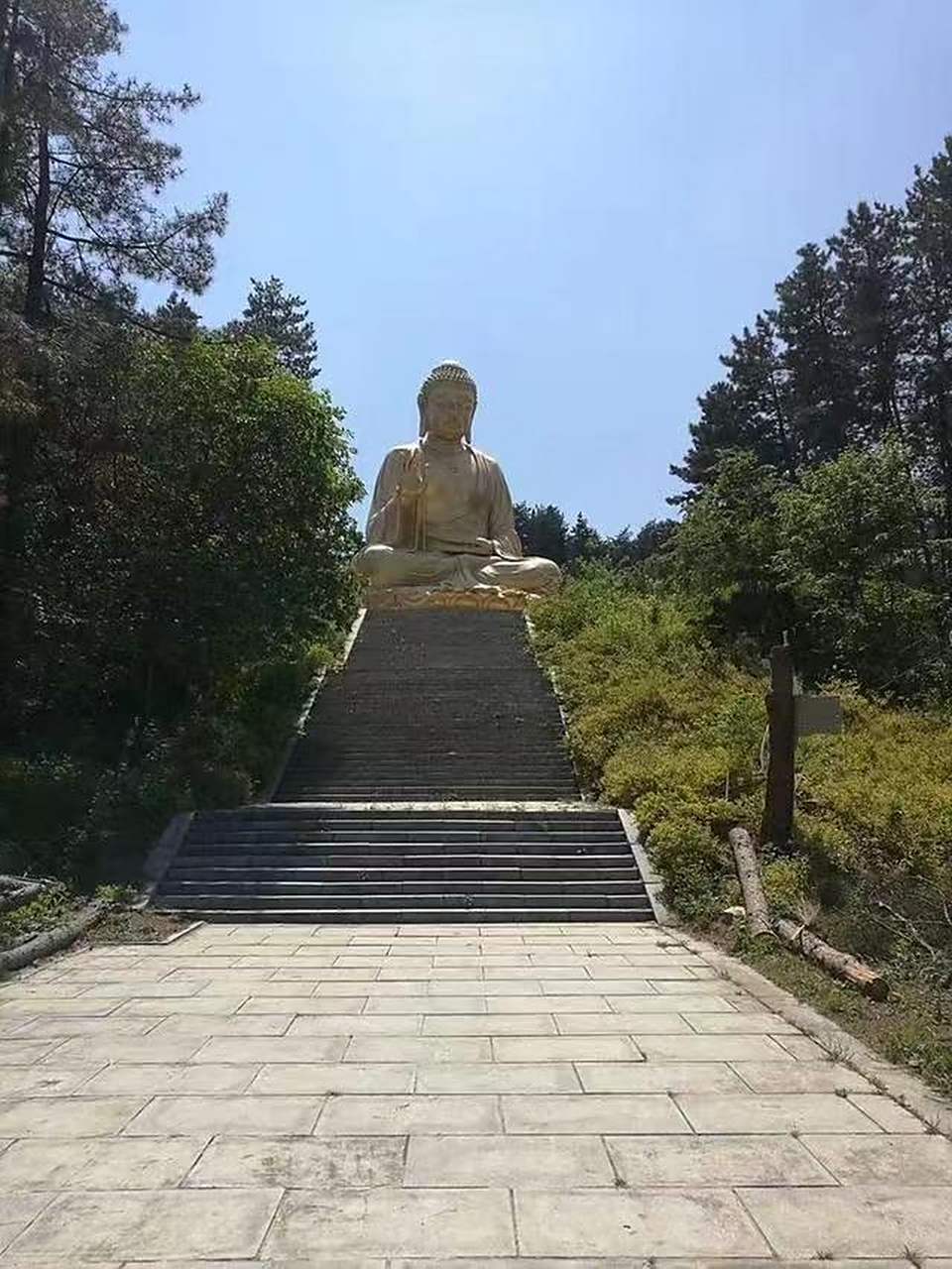 【美景抚顺——青龙寺】 青龙寺,位于辽宁省抚顺县后安镇郑家村,坐落