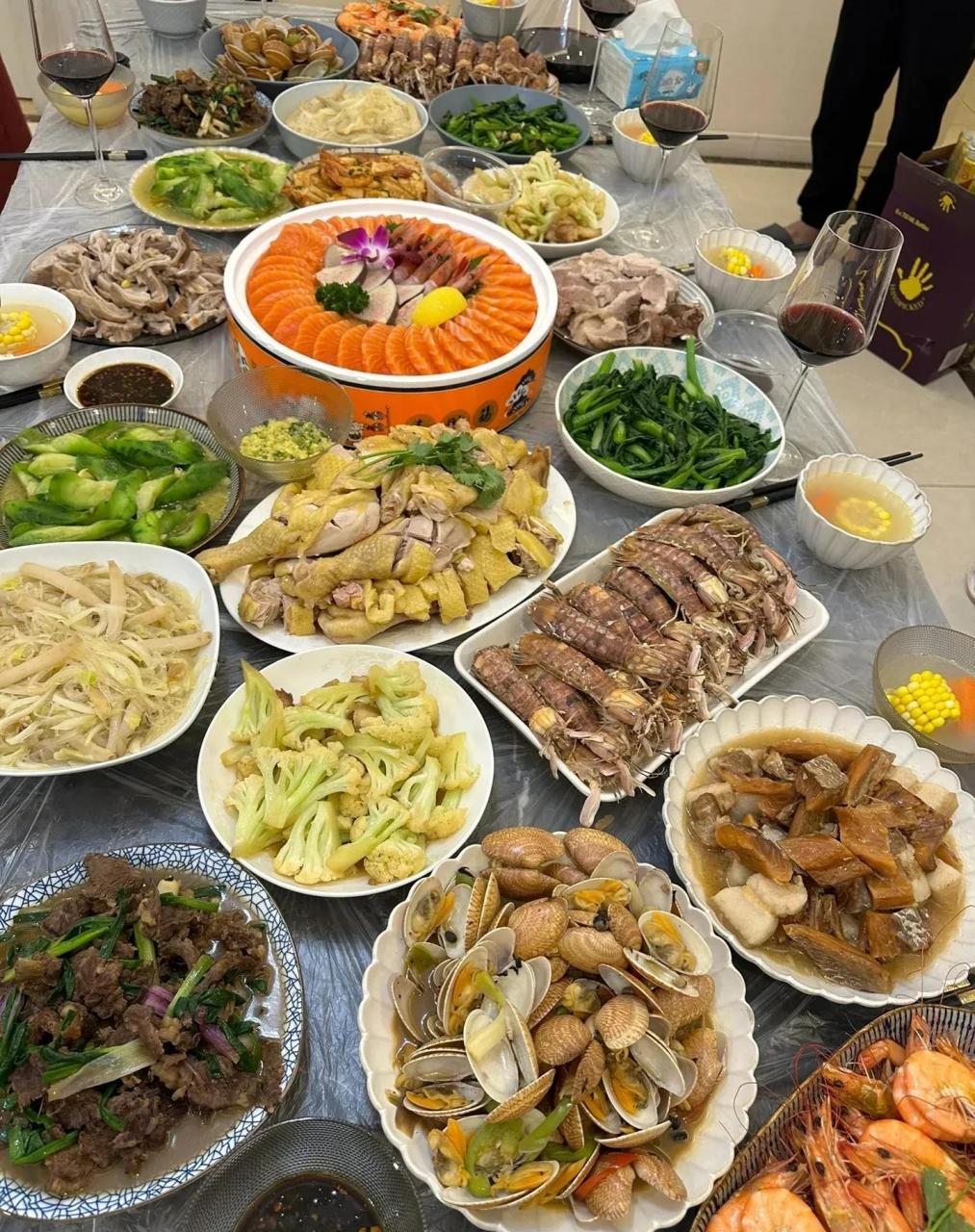 广东人真豪,晚饭如此丰盛! 我想改嫁去广东!