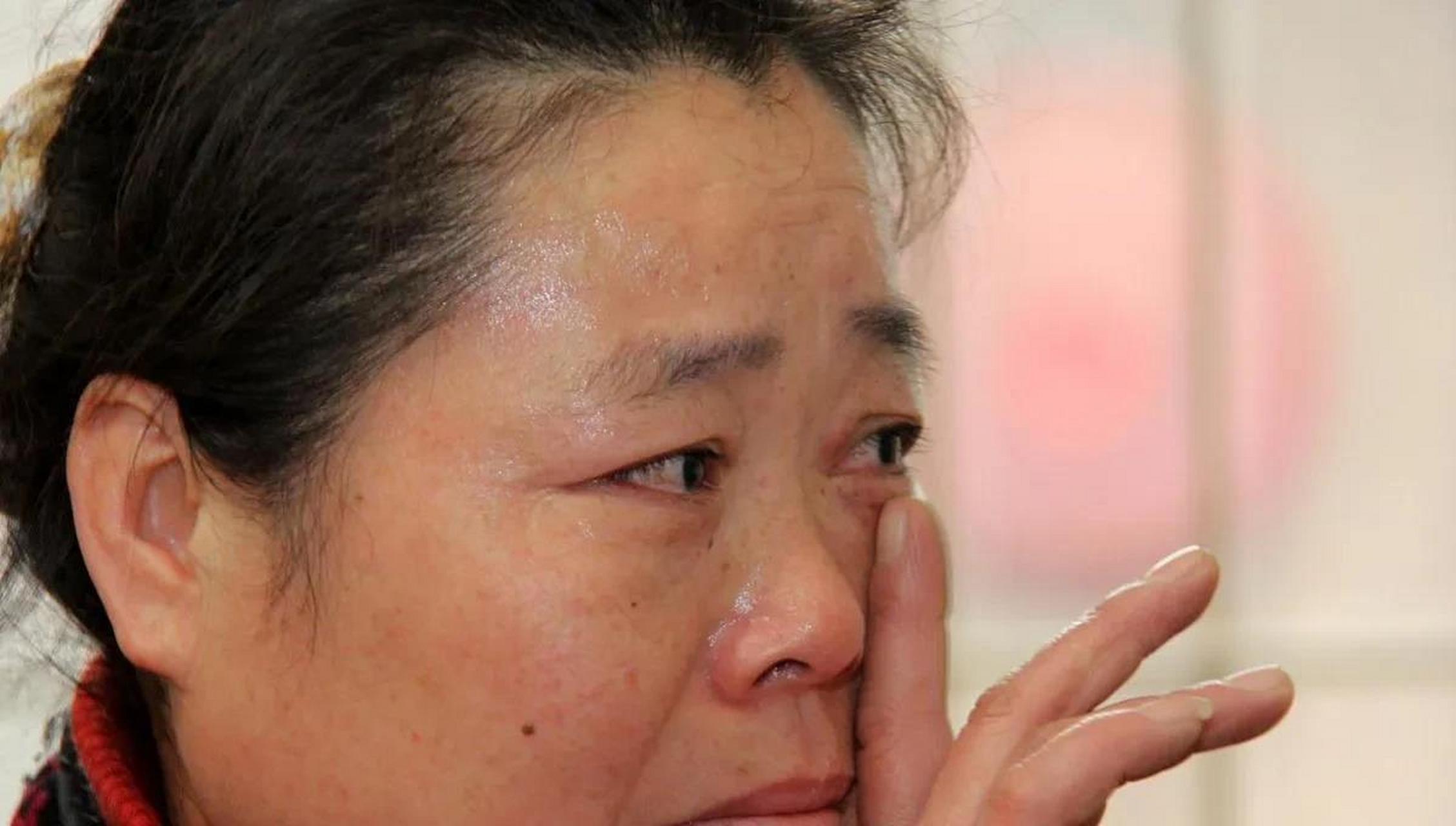 儿媳妇怀孕后,婆婆回老家躲清闲,3年后再来,房子换了主人