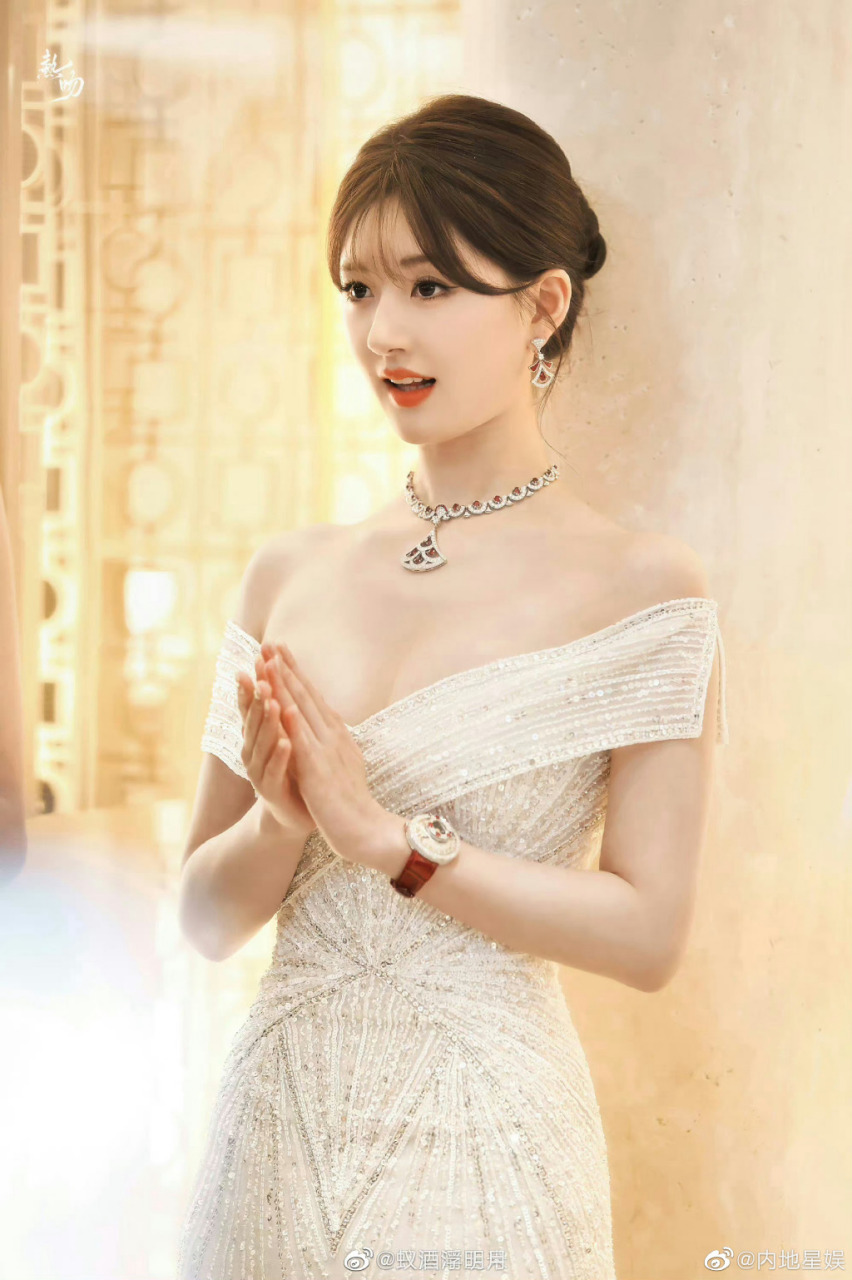 赵露思宝格丽梦幻联动,让人惊艳!