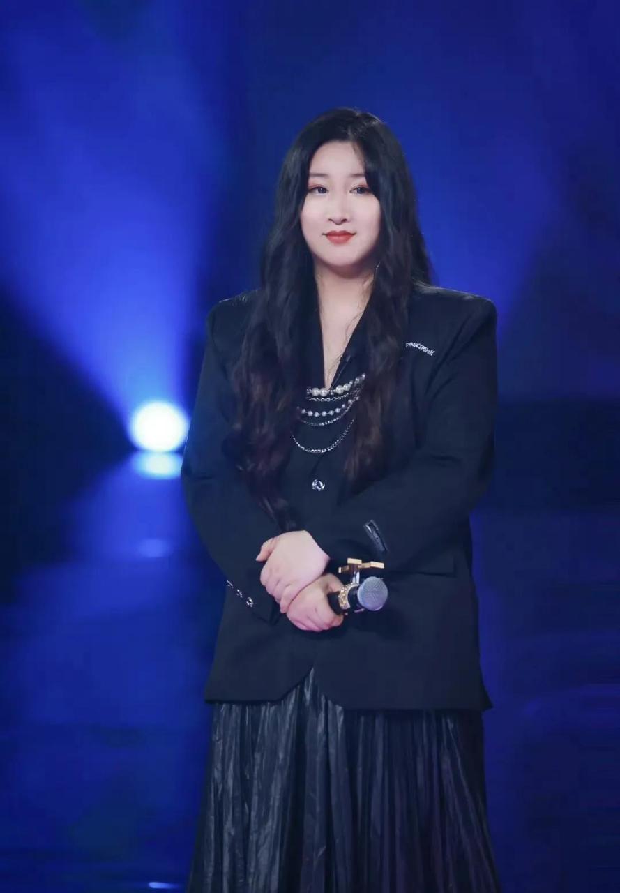 领动计划# 锤娜丽莎(嵇嘉禾),多么让人开心的名字!多么有福气的身材!