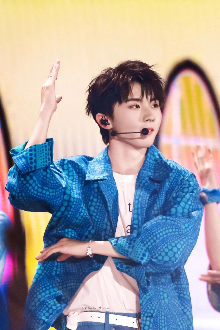 马嘉祺戴的这款小熊珍珠手链也太可爱了 时代少年团马嘉祺最近活动