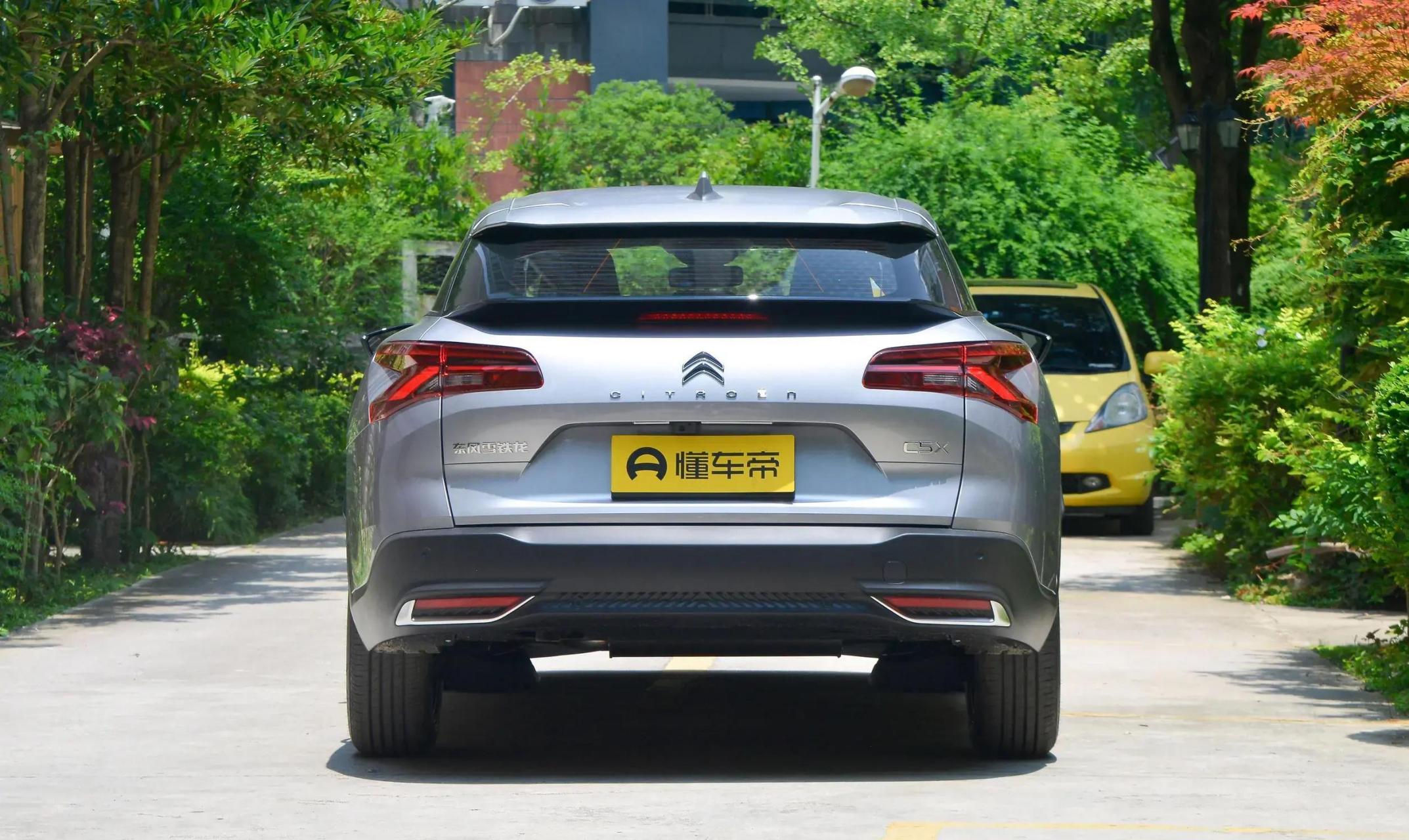 日前,东风雪铁龙官方宣布,旗下的2023款凡尔赛c5 x车型上市,新车提供