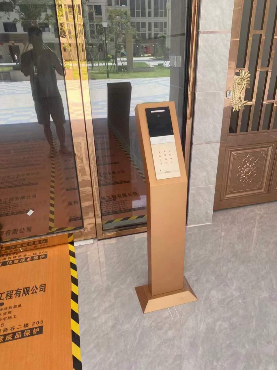 门禁楼宇对讲# 单元门可视对讲主机现场安装效果.