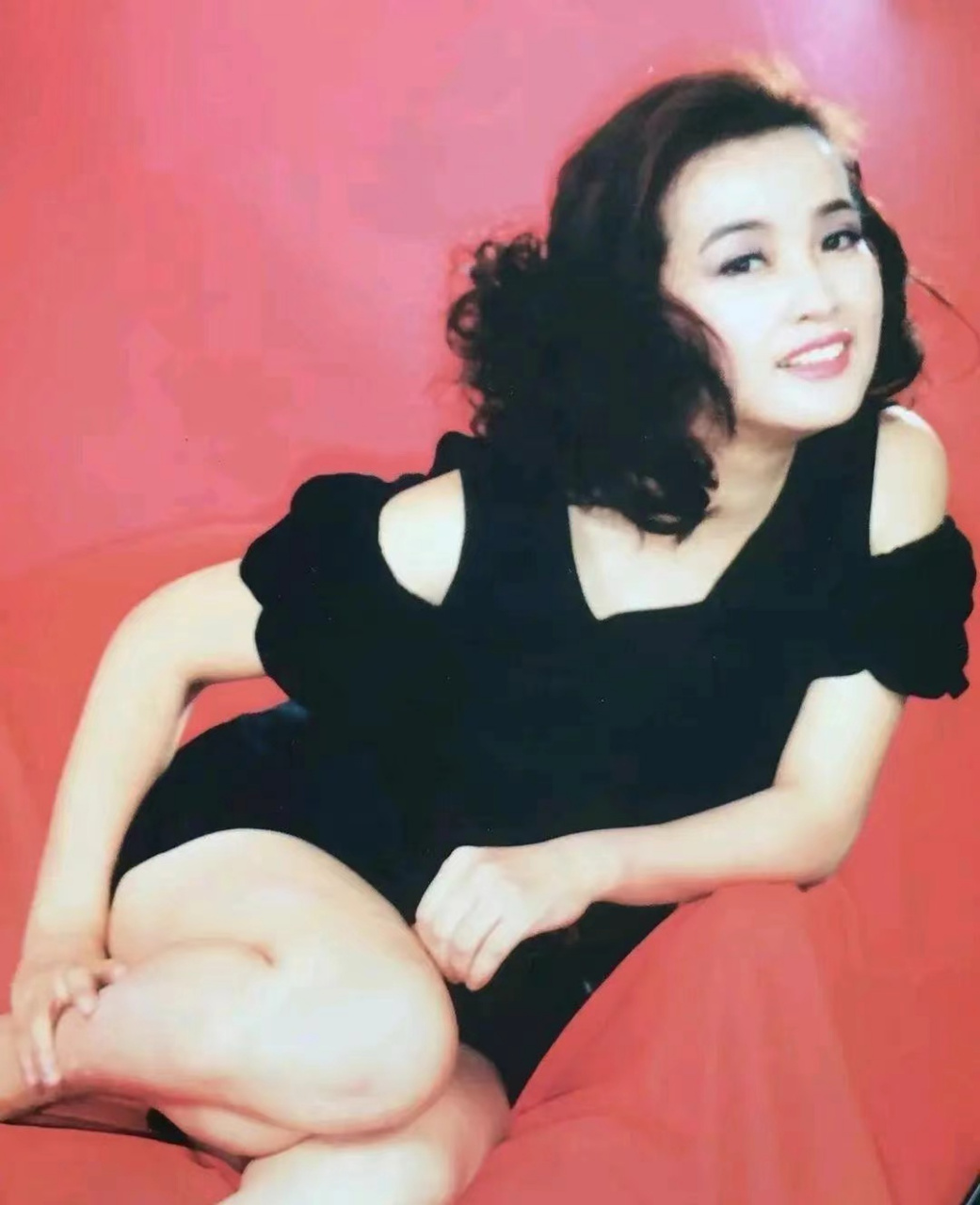 刘晓庆年轻时也是一枝花啊,偏偏这朵花不肯凋